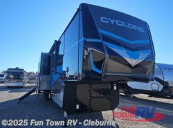 New 2025 Heartland Cyclone 4006 available in Cleburne, Texas