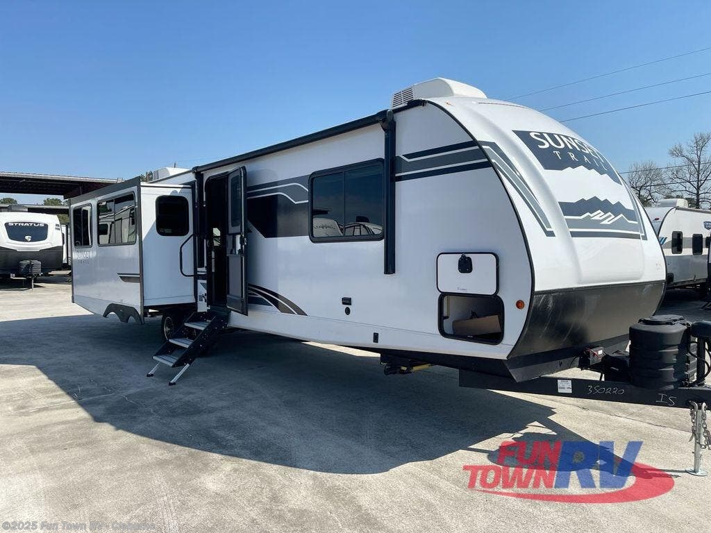 New 2025 CrossRoads Sunset Trail SS330SI available in Cleburne, Texas