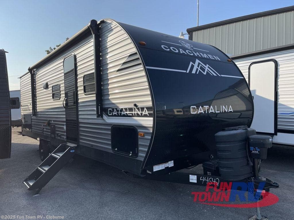 Used 2025 Coachmen Catalina Summit Series 8 261BHS available in Cleburne, Texas