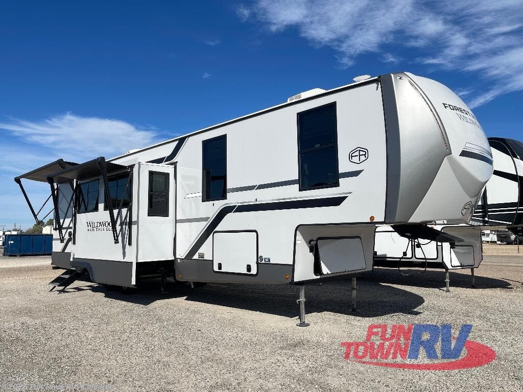 Used 2025 Forest River Wildwood Heritage Glen 375FAM available in Cleburne, Texas