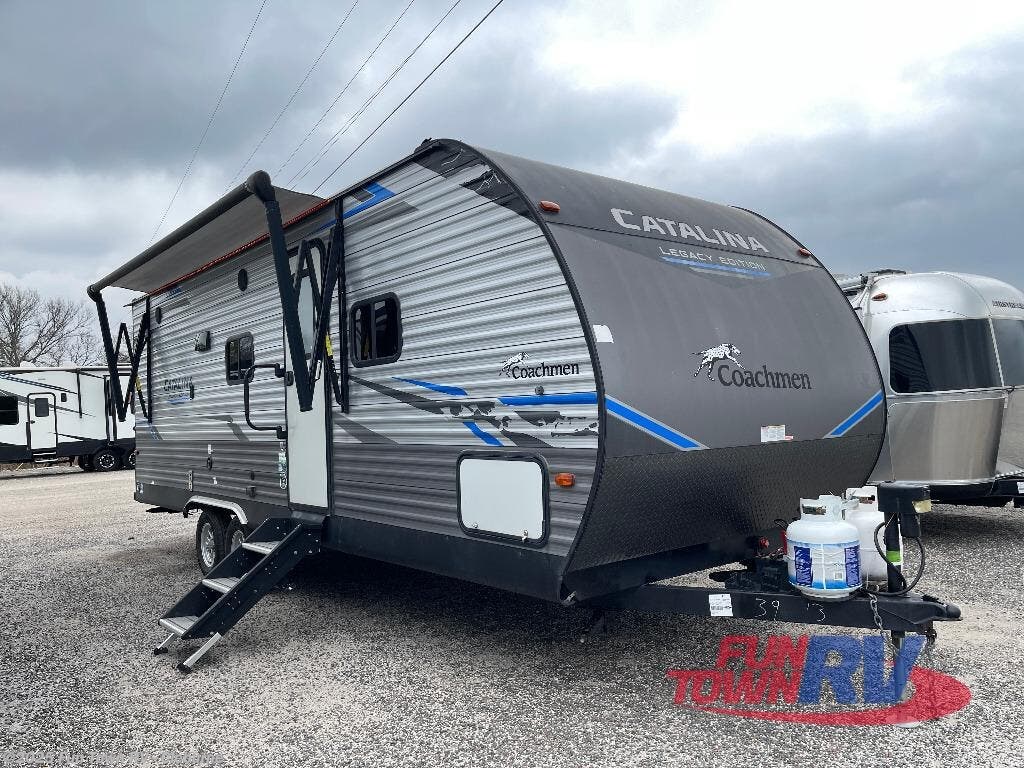 Used 2021 Coachmen Catalina 243RBSLE available in Cleburne, Texas