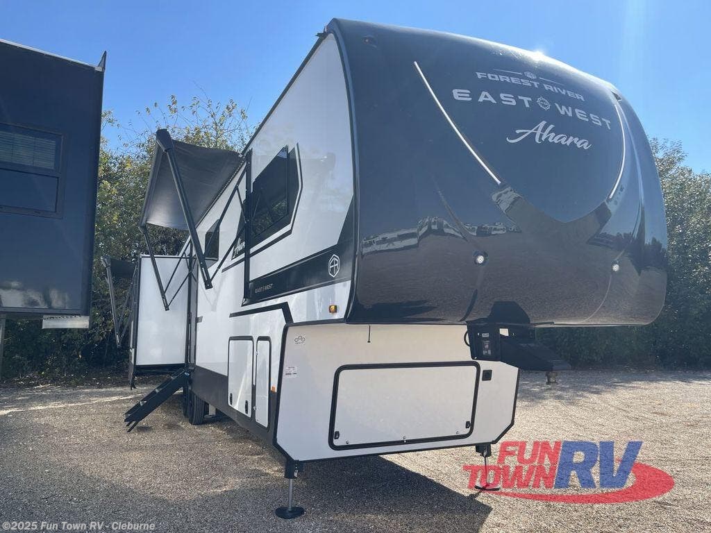 New 2026 East to West Ahara 383UR available in Cleburne, Texas