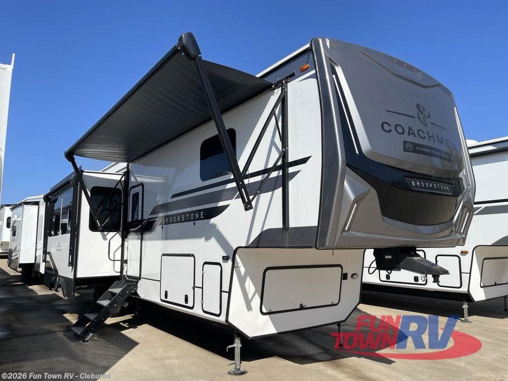Used 2025 Coachmen Brookstone 318RLL available in Cleburne, Texas