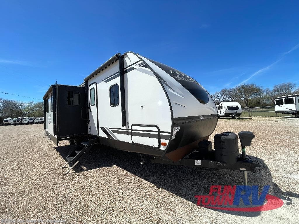 Used 2021 Coachmen Spirit Ultra Lite 3379BH available in Cleburne, Texas