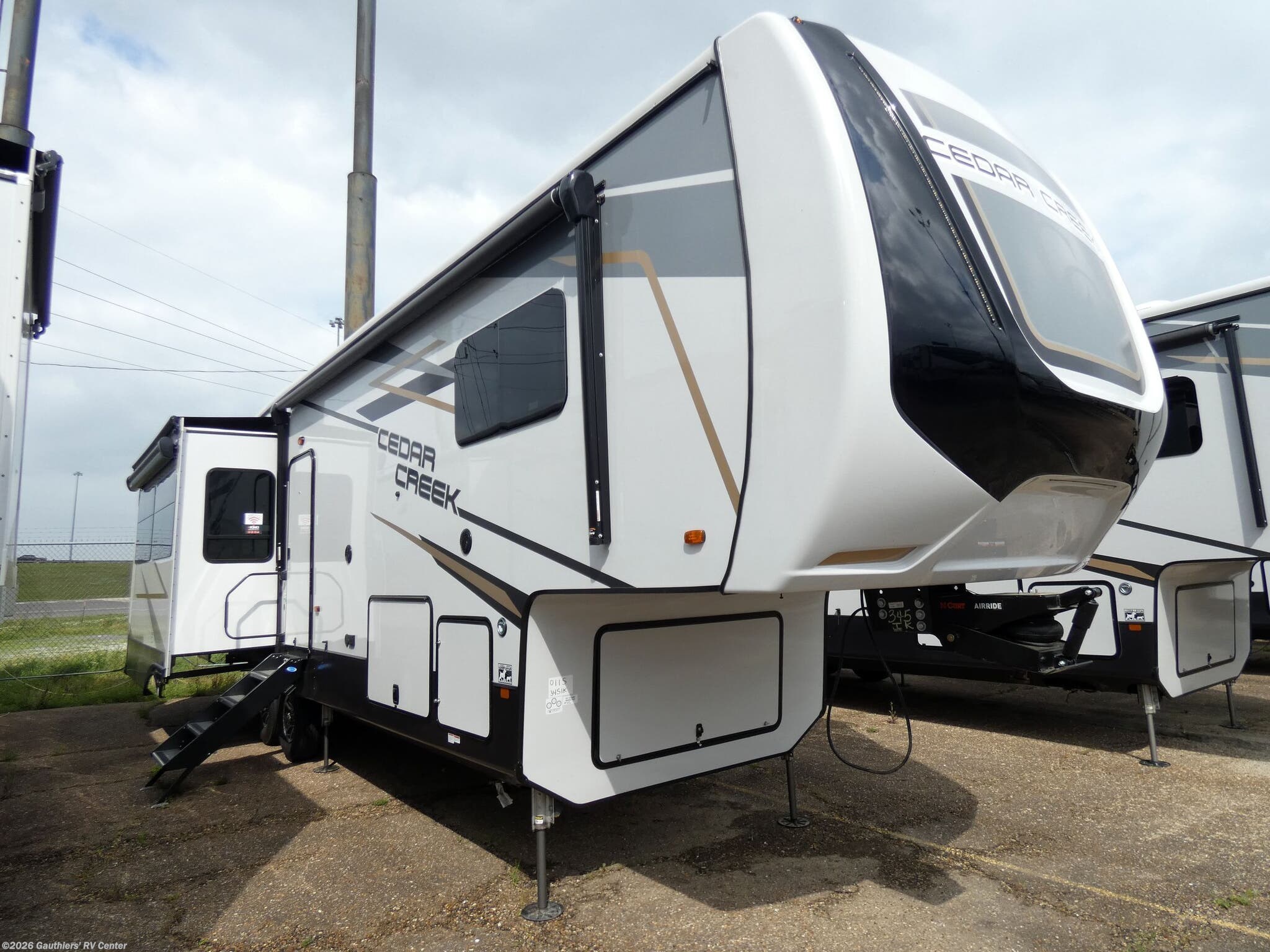2022 Forest River Cedar Creek 345IK RV for Sale in Scott, LA 70583 |  RGG30115 | RVUSA.com Classifieds