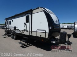 Used 2018 Cruiser RV Radiance Ultra Lite 25RL available in Brownstown Township, Michigan