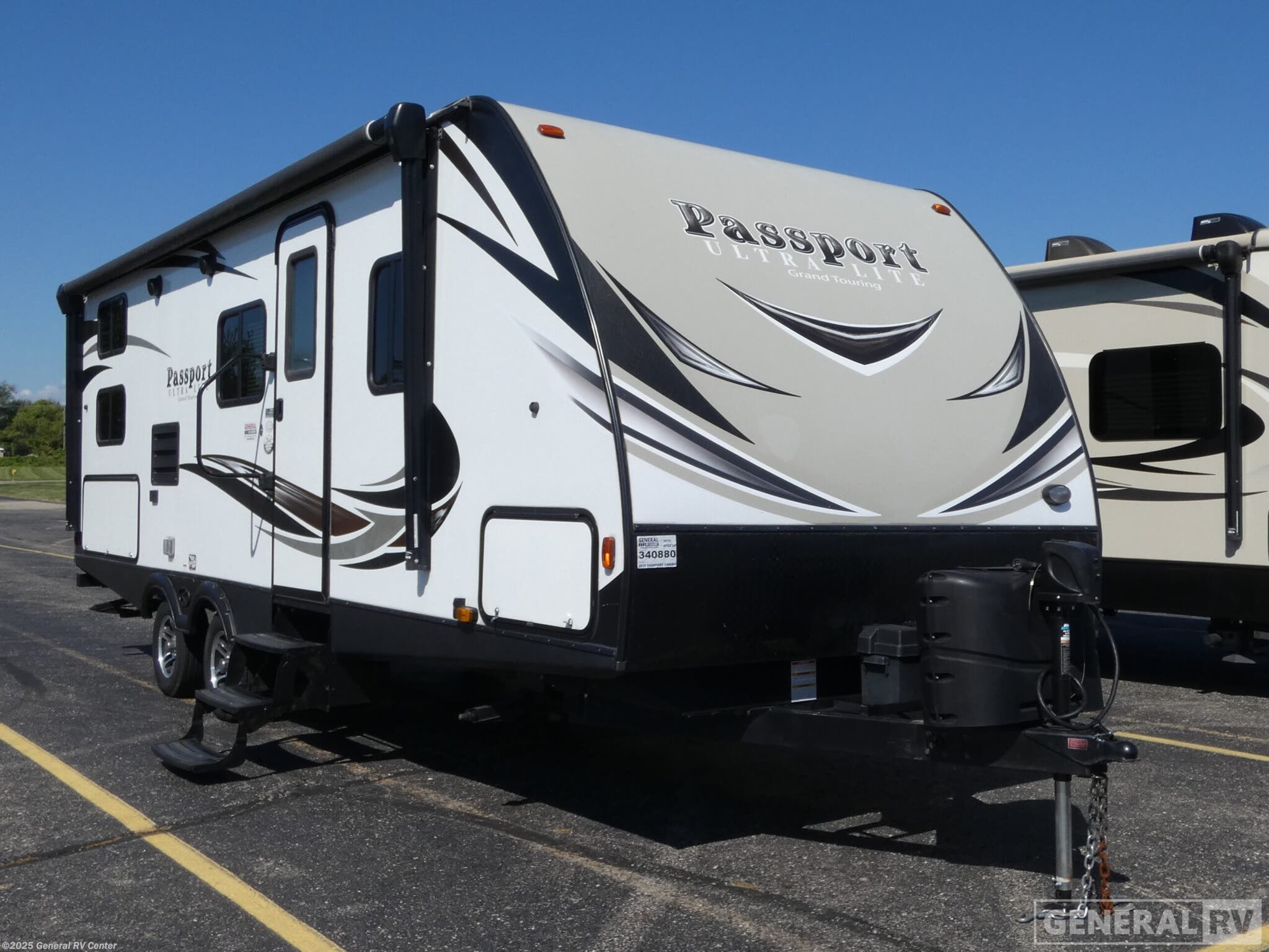 Used 2019 Keystone Passport 2400BH available in Brownstown Township, Michigan
