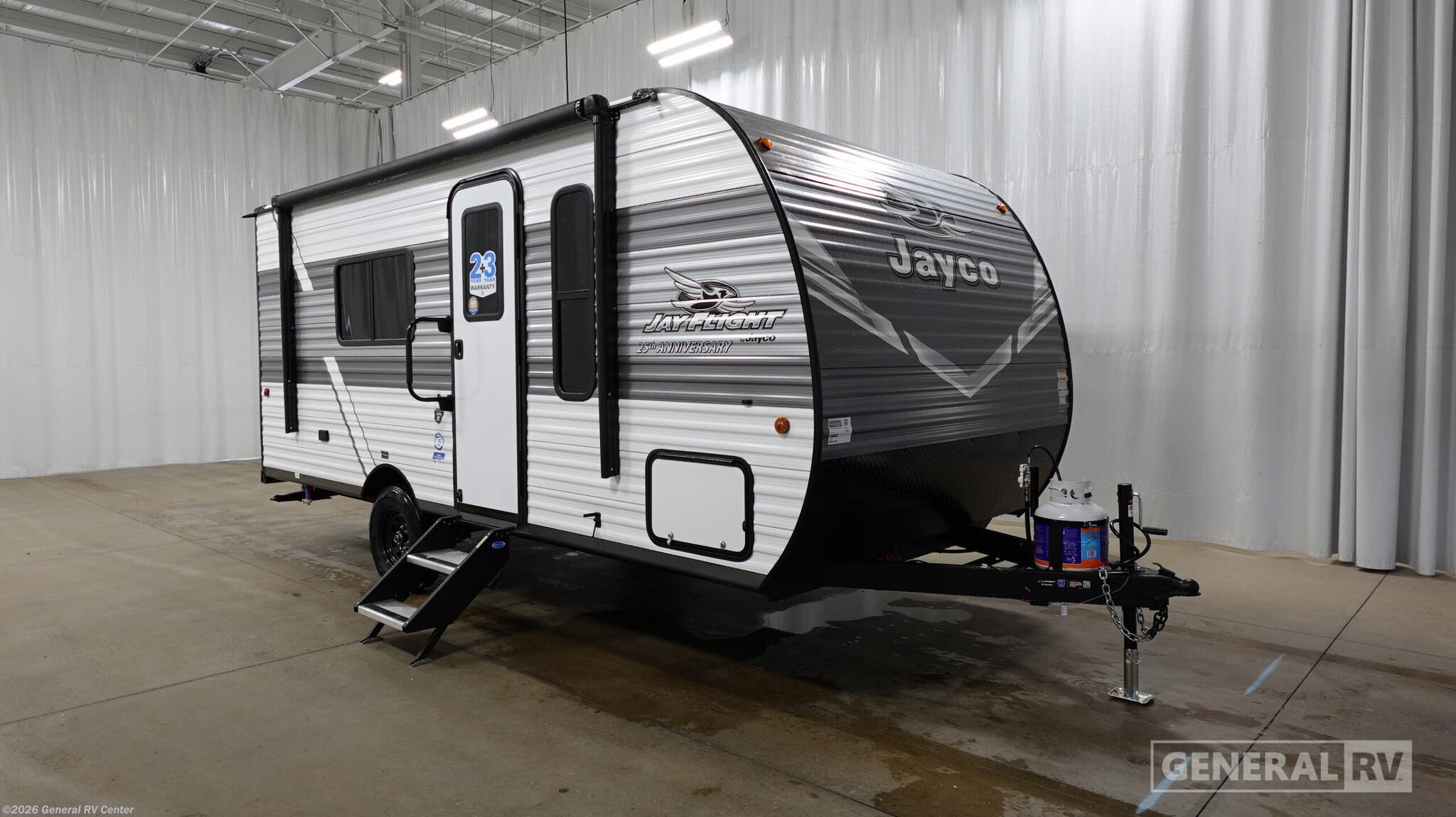 New 2026 Jayco Jay Flight SLX 175FQ available in Brownstown Township, Michigan