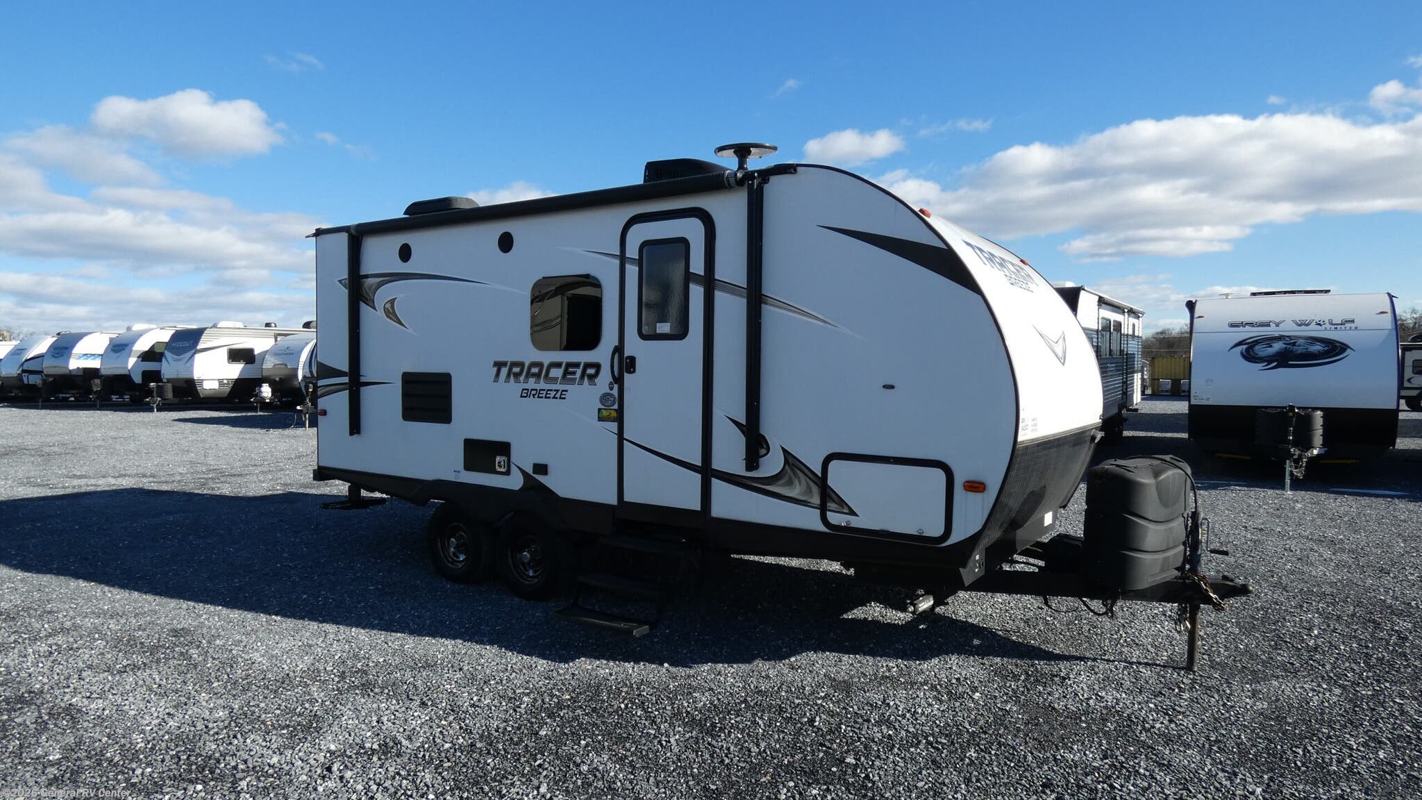 Used 2019 Prime Time Tracer Breeze 19MRB available in Mount Clemens, Michigan