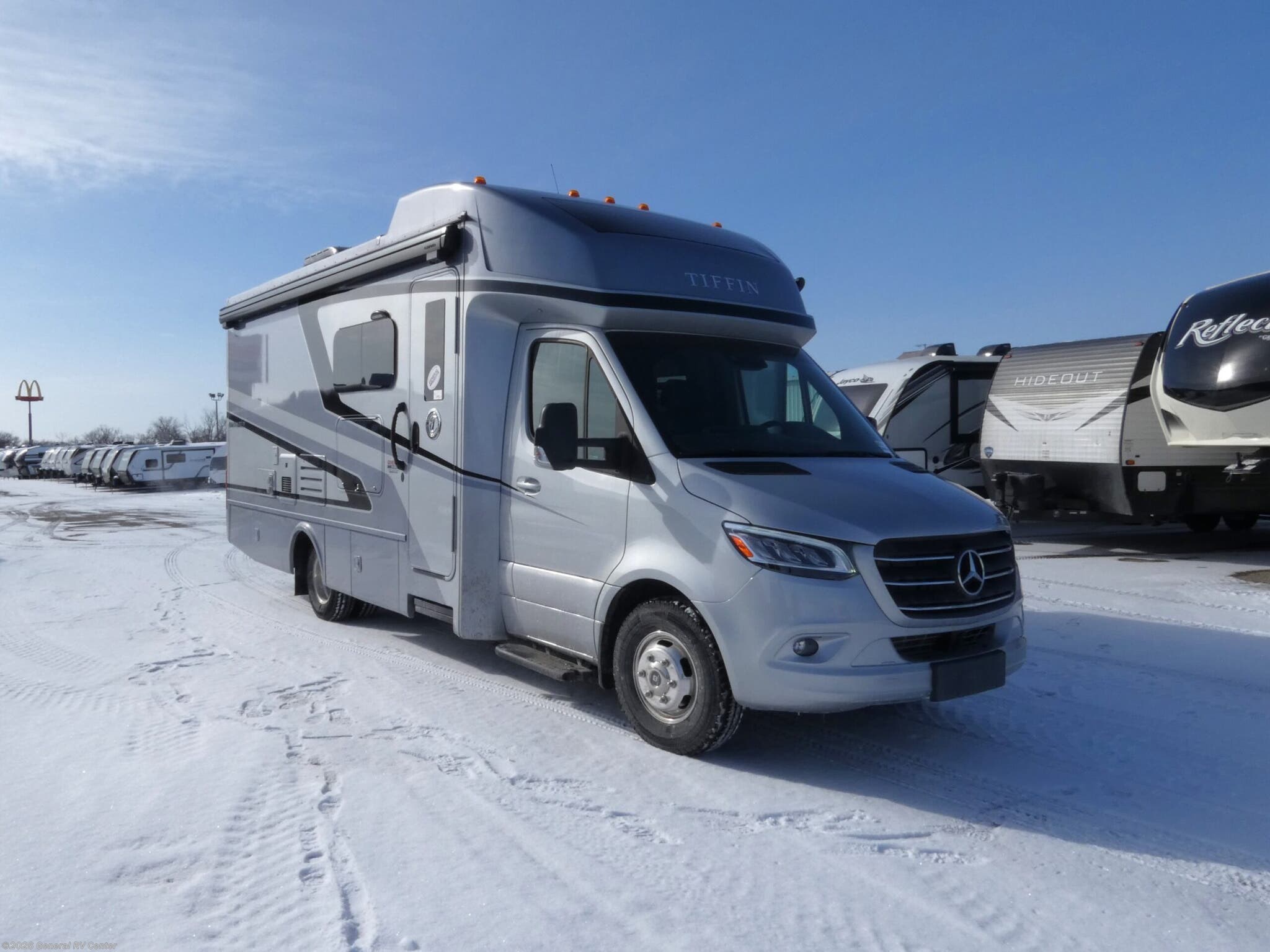 Used 2024 Tiffin Wayfarer 25RW available in Mount Clemens, Michigan
