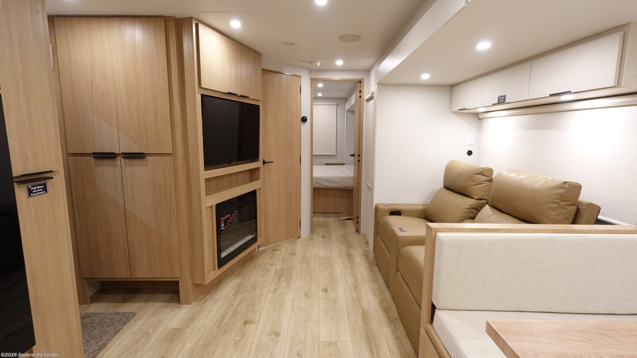 New 2026 Jayco Pinnacle 38FBRK available in Mount Clemens, Michigan