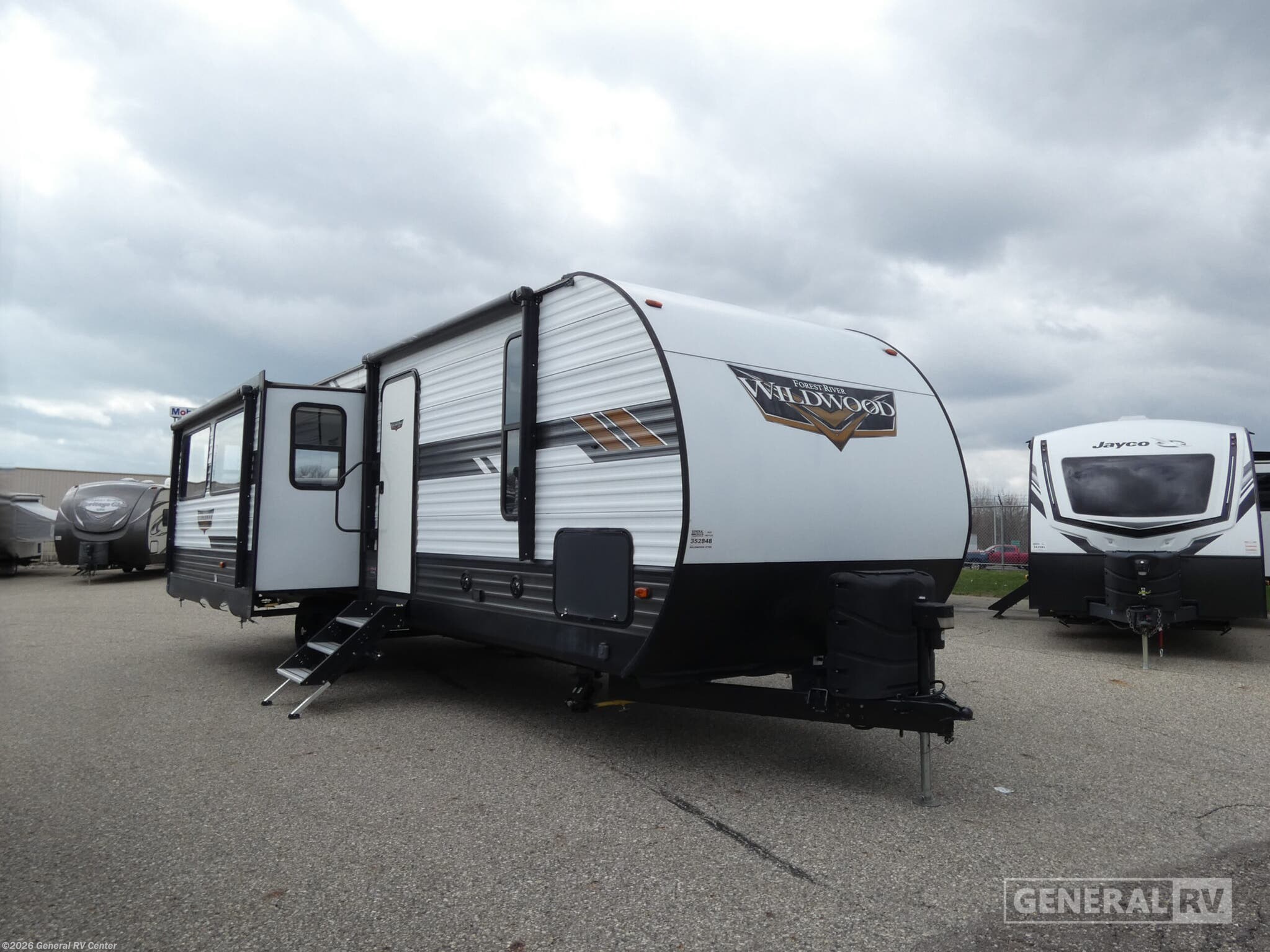 Used 2020 Forest River Wildwood 27RE available in Mount Clemens, Michigan