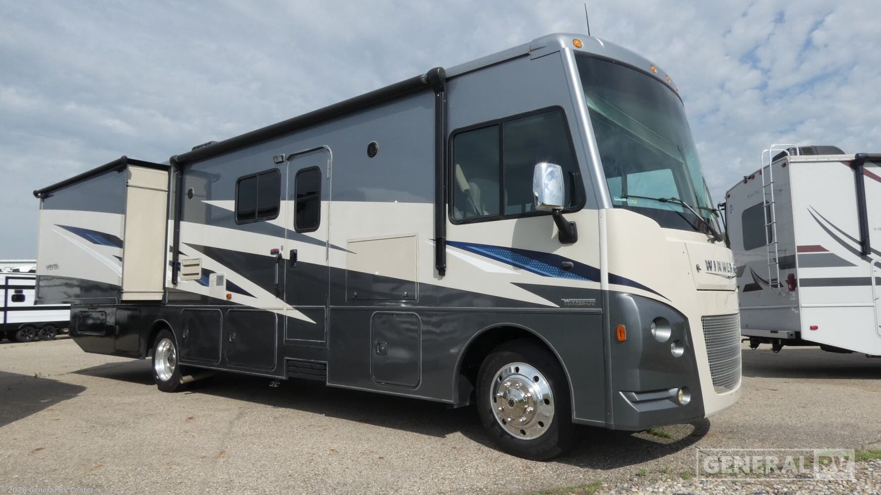Used 2021 Winnebago Vista 35U available in Mount Clemens, Michigan