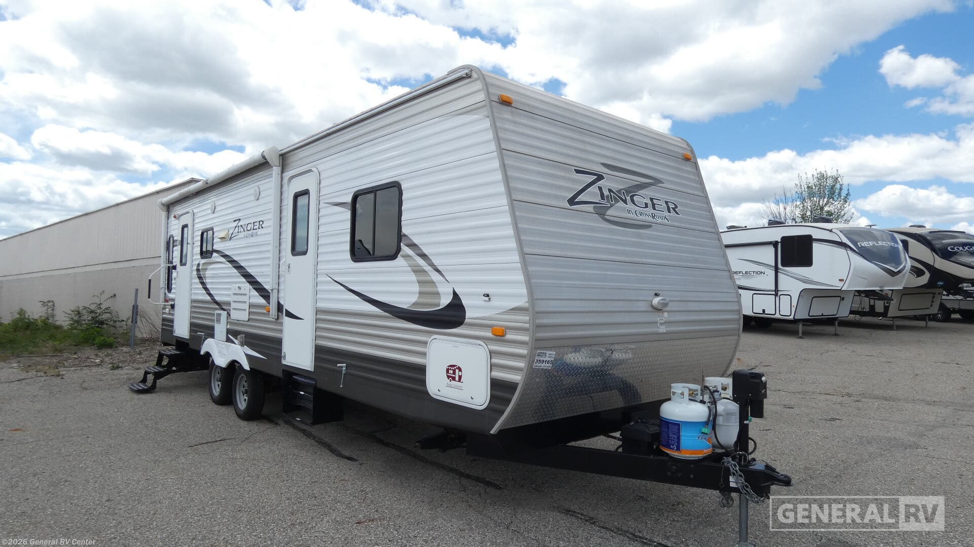 Used 2015 CrossRoads Zinger 270 RL available in Mount Clemens, Michigan
