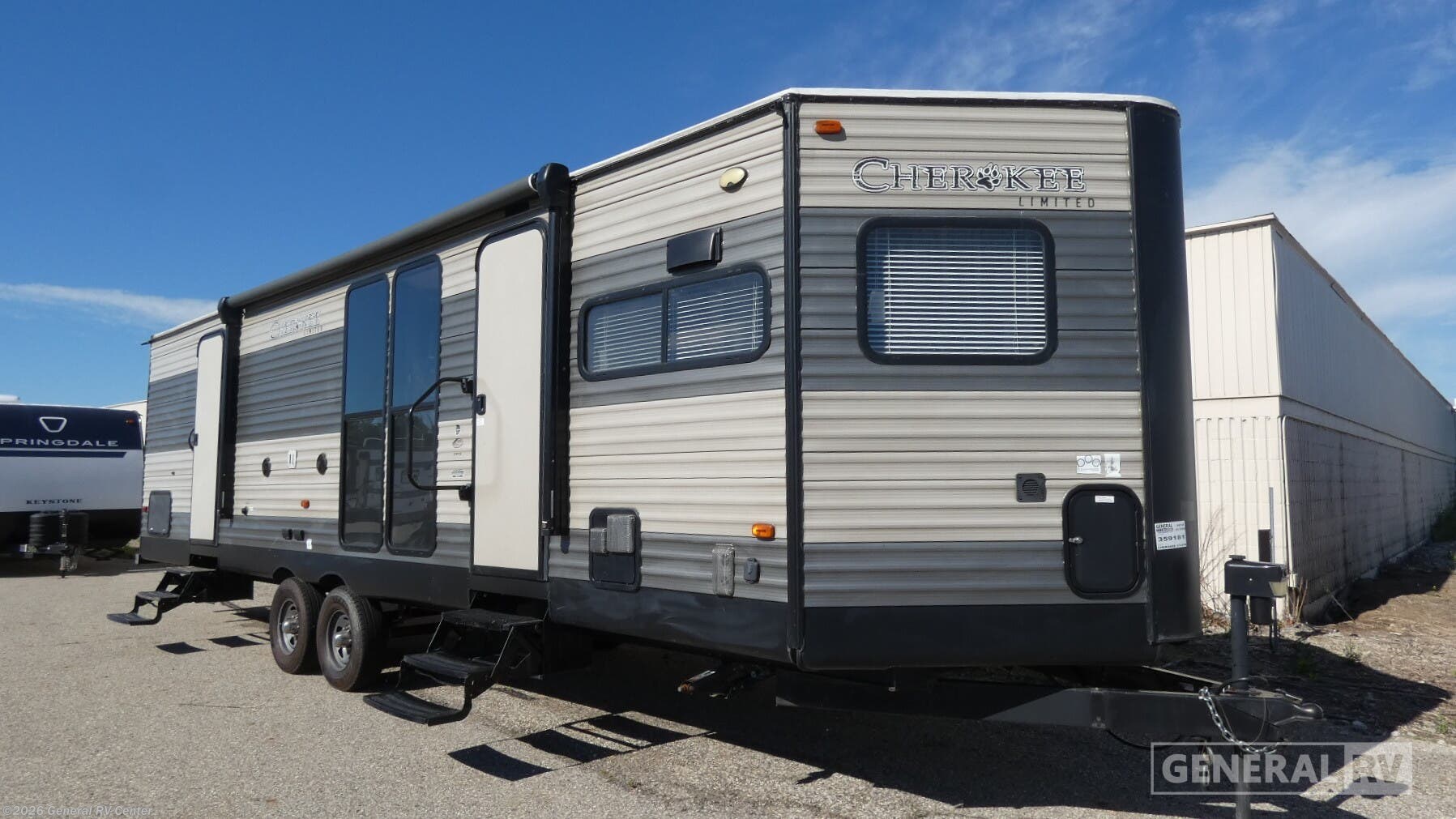Used 2018 Forest River Cherokee 274VFK available in Mount Clemens, Michigan