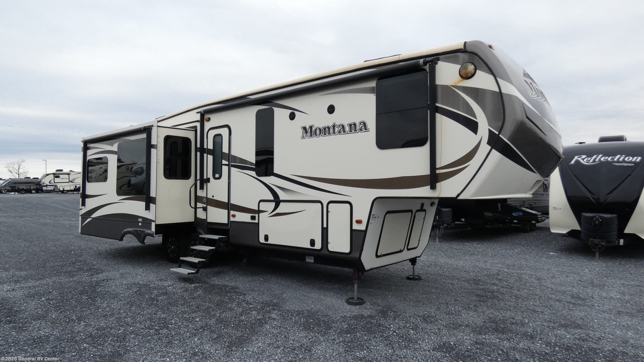 Used 2016 Keystone Montana 3000RE available in Elizabethtown, Pennsylvania