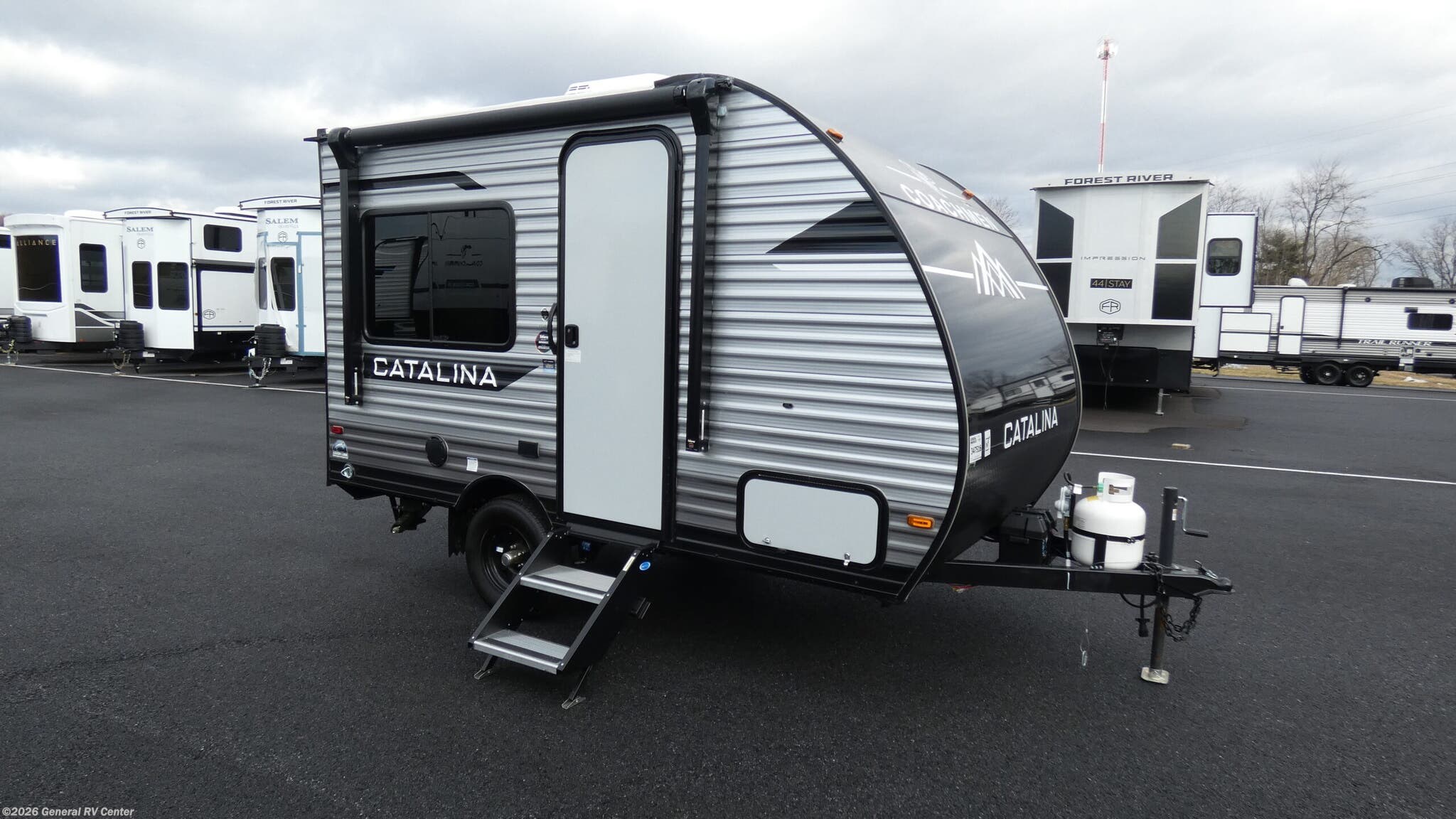 Used 2025 Coachmen Catalina Summit Series 7 134RDX available in Elizabethtown, Pennsylvania