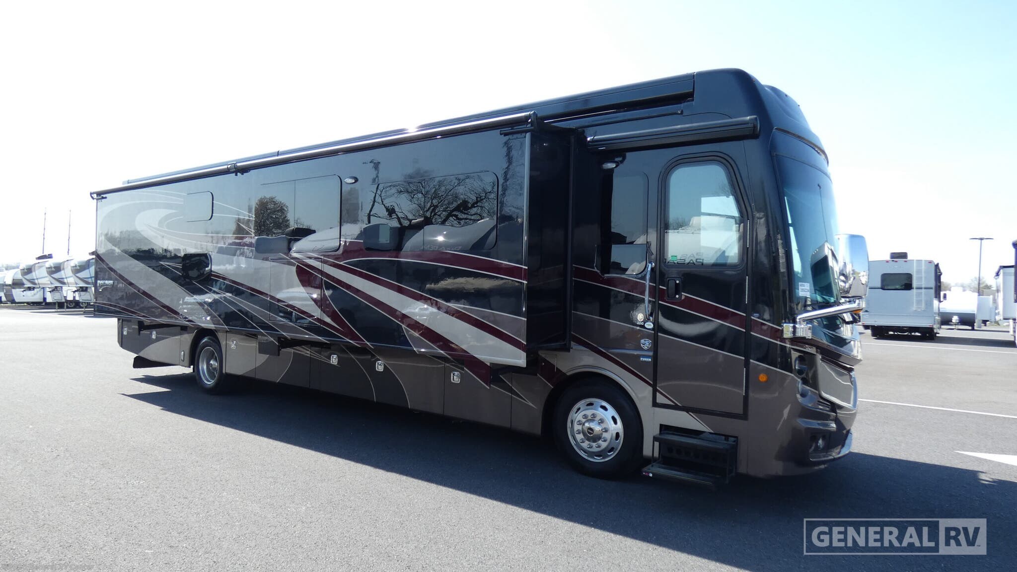 Used 2018 Fleetwood Discovery LXE 40G available in Elizabethtown, Pennsylvania