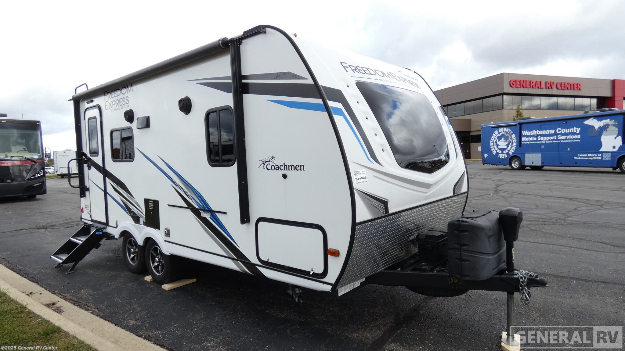 Used 2022 Coachmen Freedom Express Ultra Lite 192RBS available in Wixom, Michigan