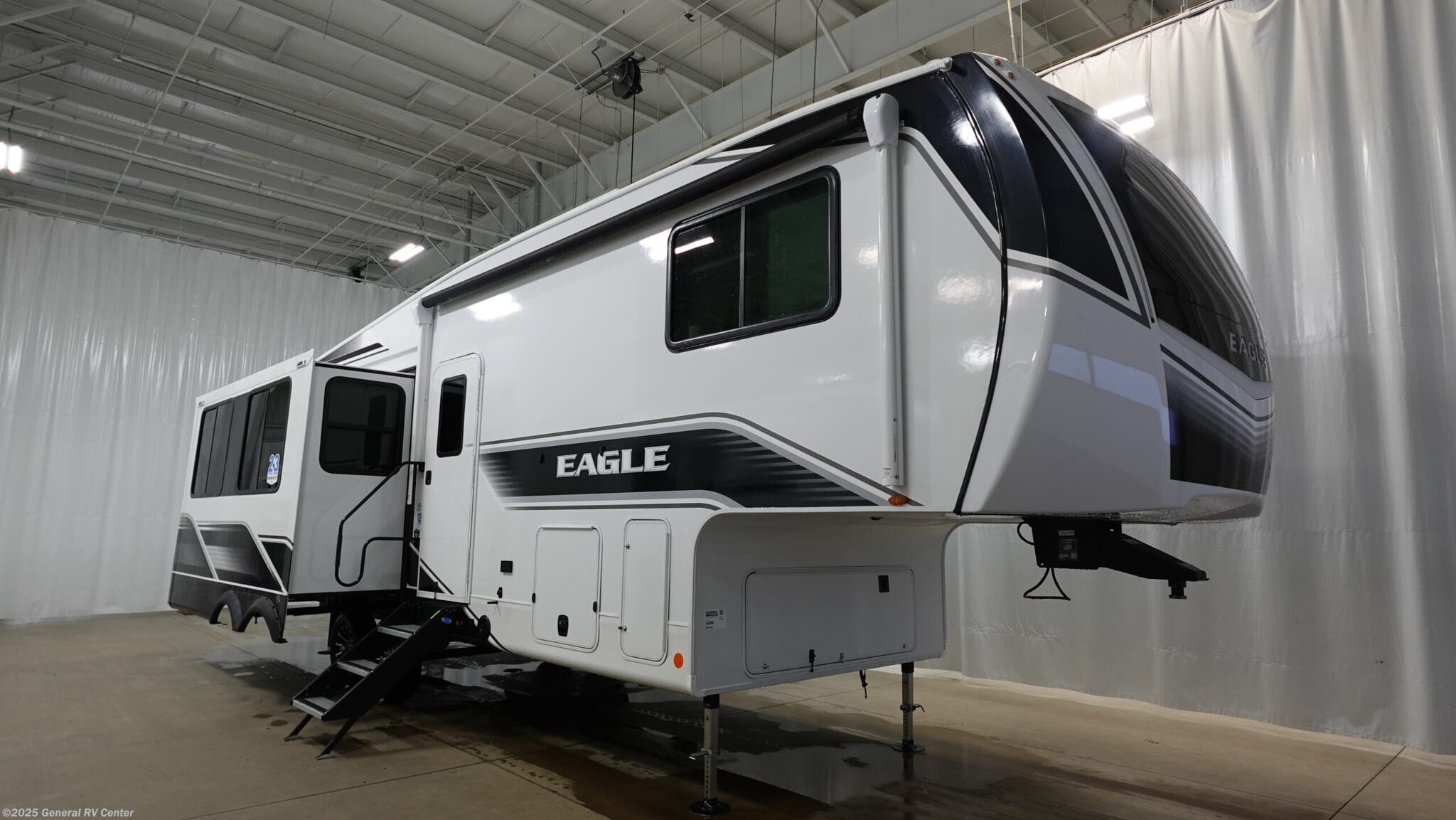 New 2026 Jayco Eagle 30CRT available in Wixom, Michigan