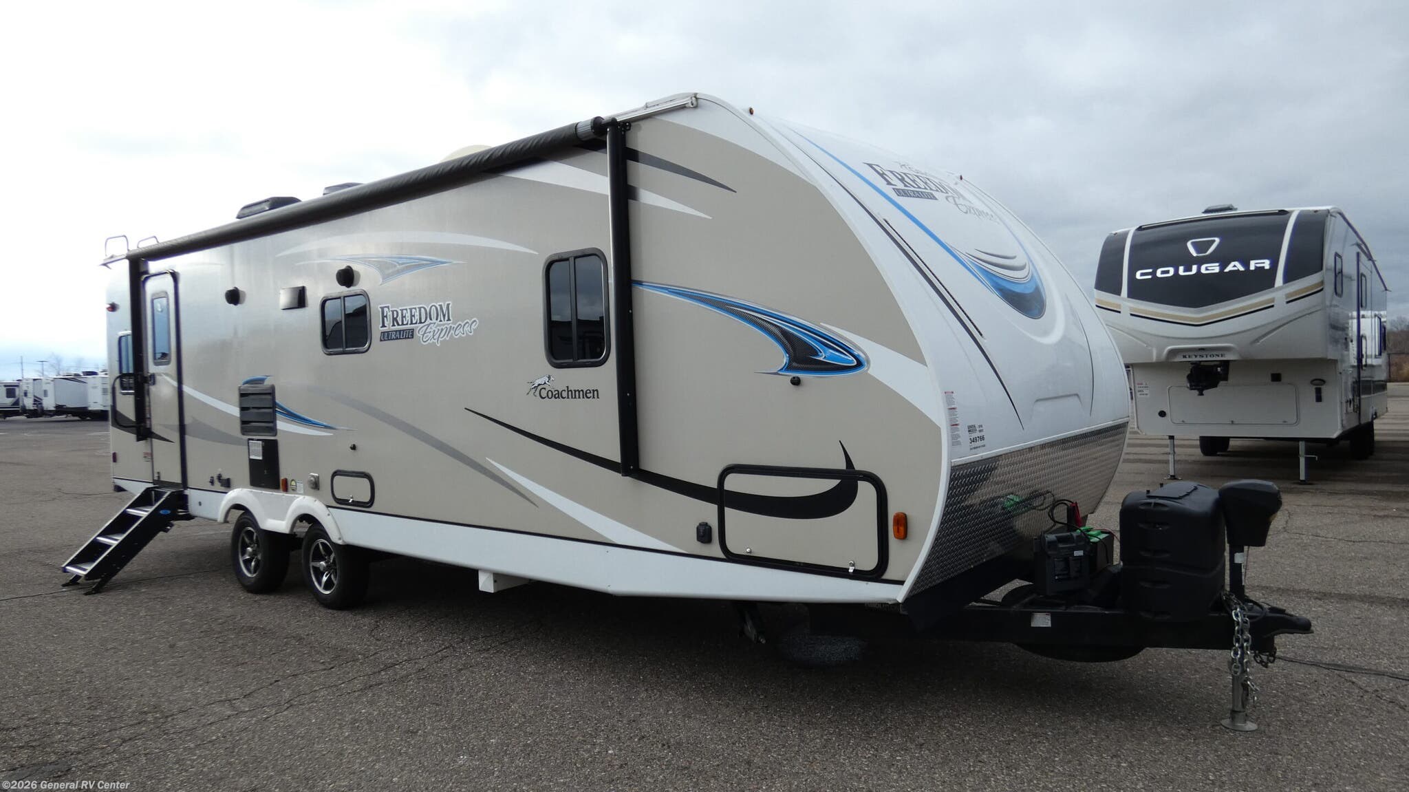 Used 2019 Coachmen Freedom Express Ultra Lite 297RLDS available in Wixom, Michigan