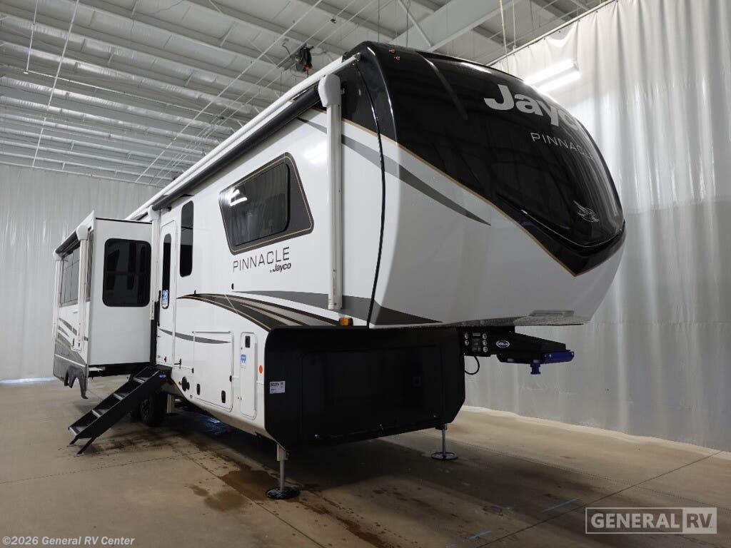 New 2026 Jayco Pinnacle 32RLTS available in Wixom, Michigan