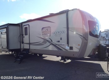 Used 2018 Forest River Rockwood Signature Ultra Lite 8332BS available in Wixom, Michigan