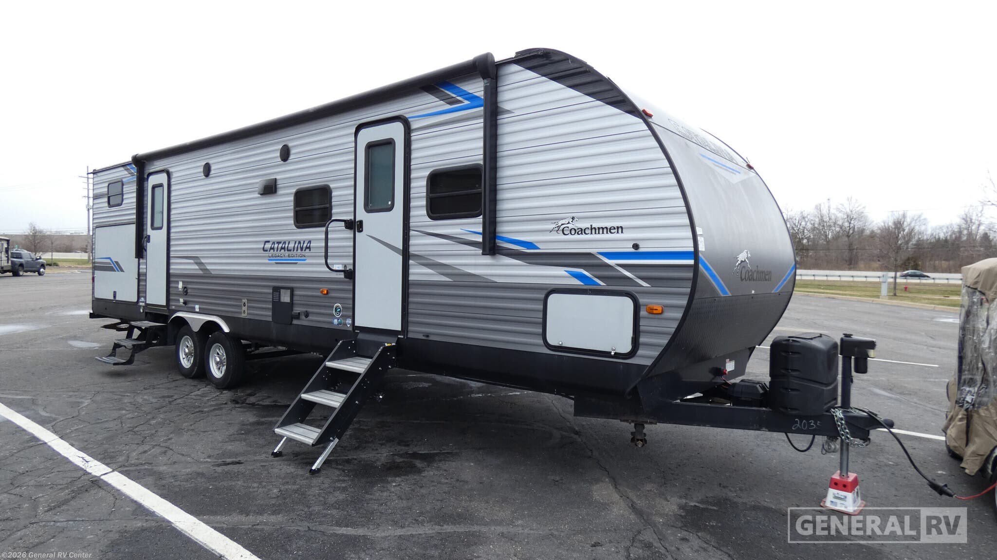 Used 2020 Coachmen Catalina Legacy 323BHDSCK available in Wixom, Michigan