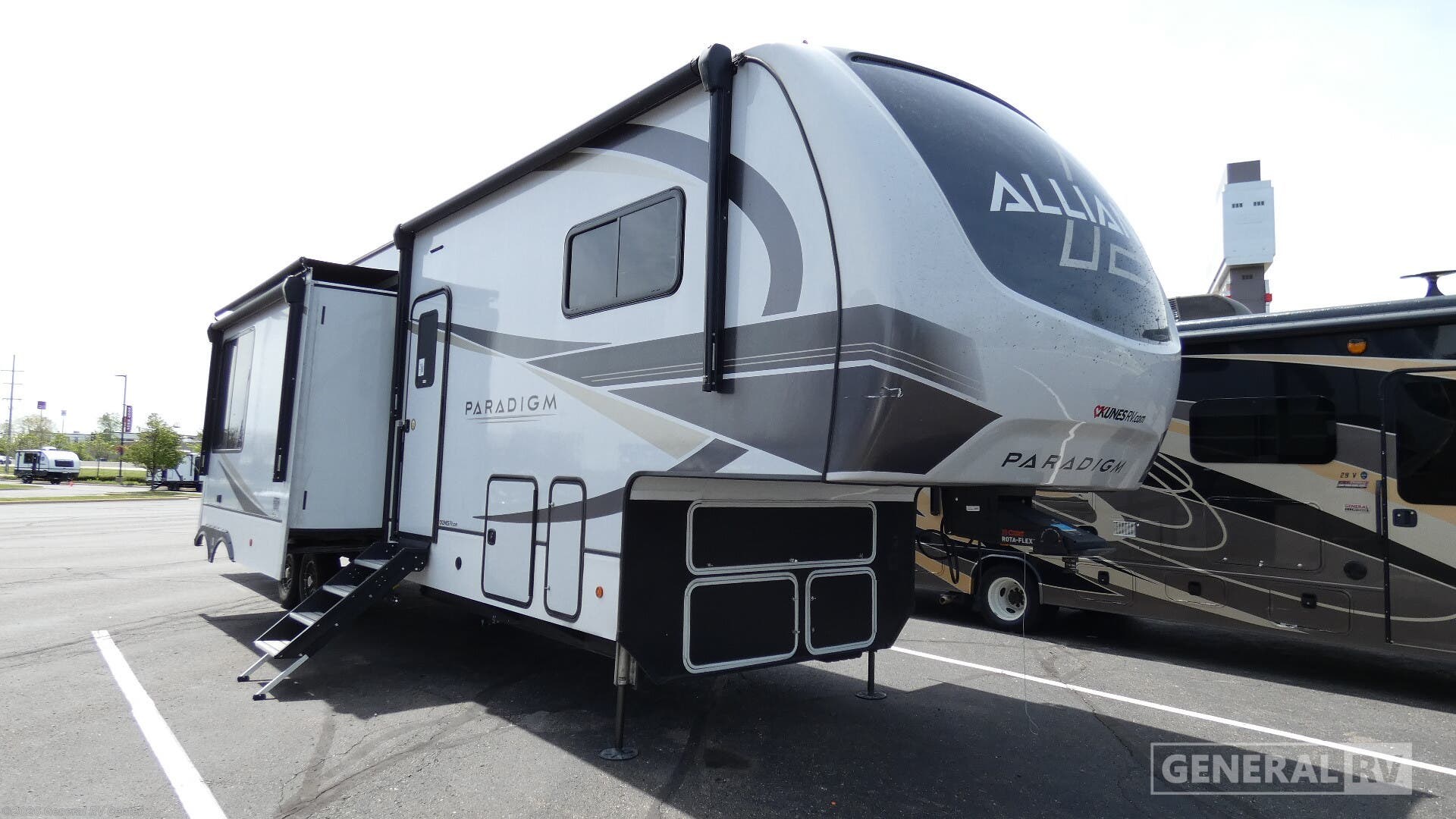 Used 2024 Alliance RV Paradigm 395DS available in Wixom, Michigan