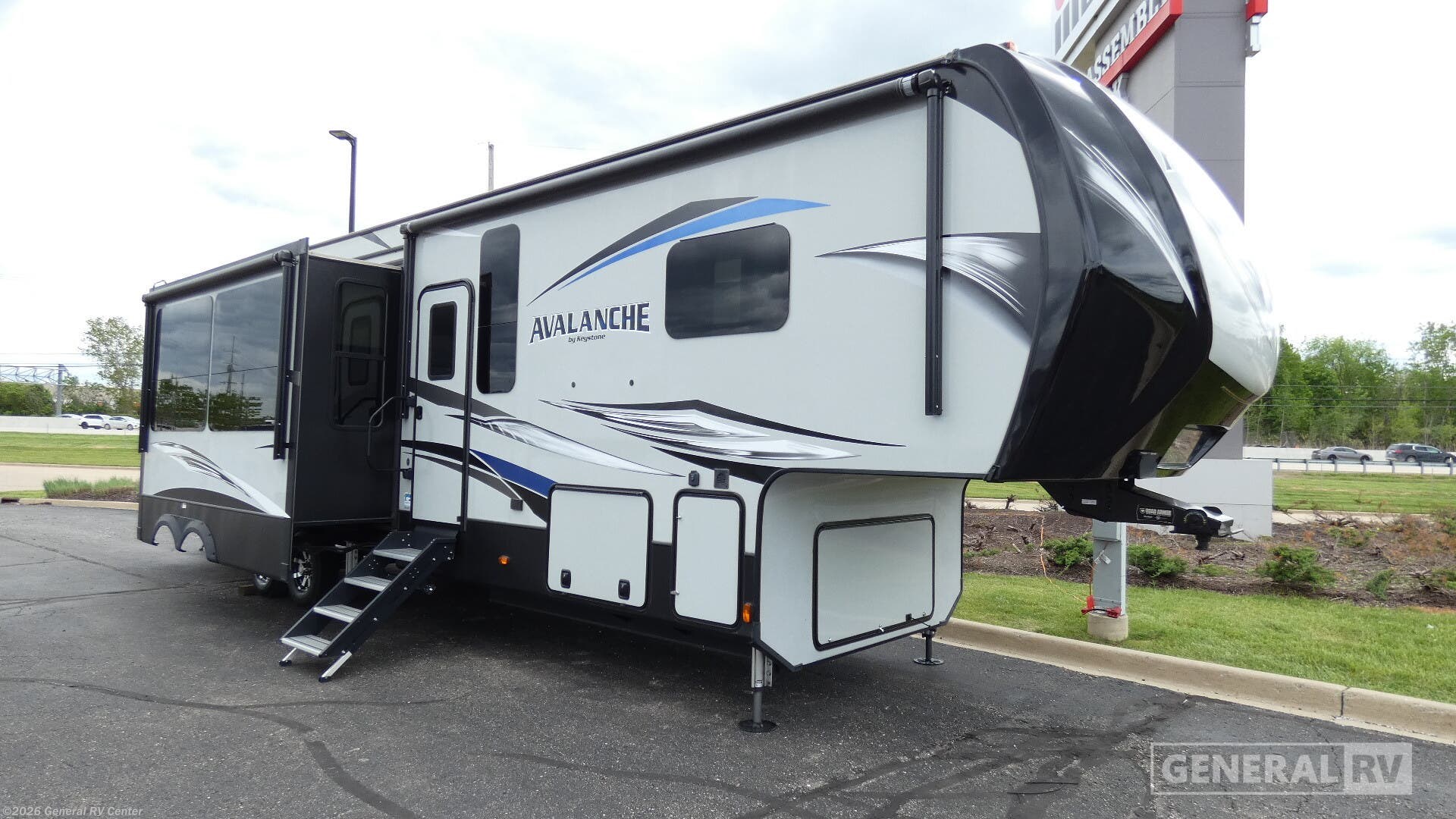 Used 2023 Keystone Avalanche 396BH available in Wixom, Michigan