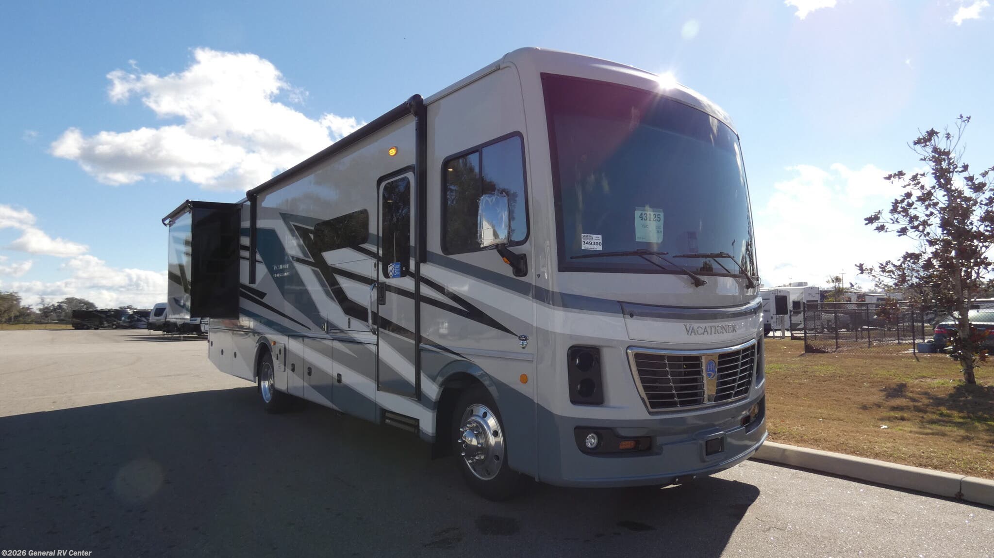 New 2026 Holiday Rambler Vacationer 33C available in Wixom, Michigan