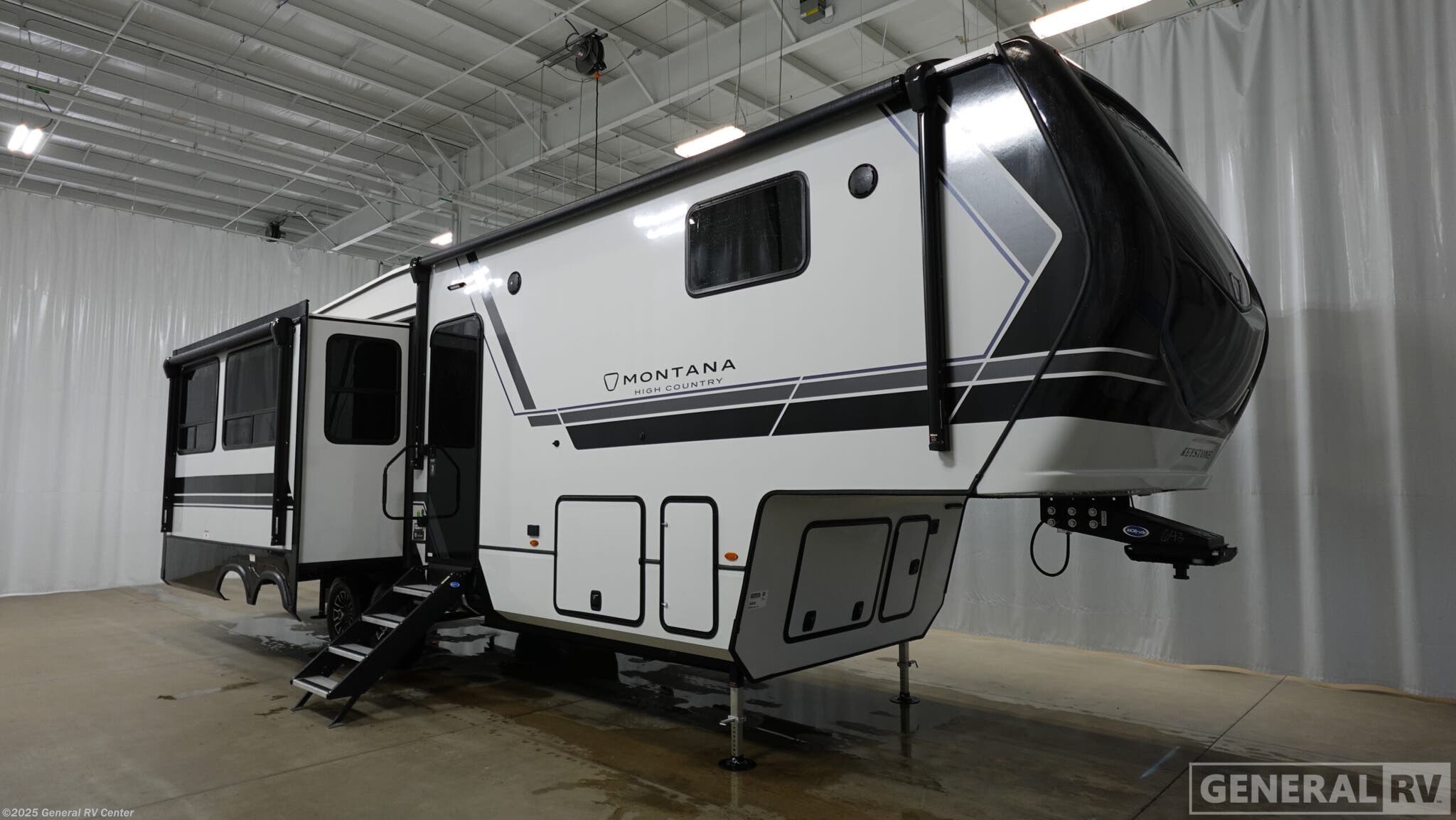New 2026 Keystone Montana 295RL-HC available in Birch Run, Michigan