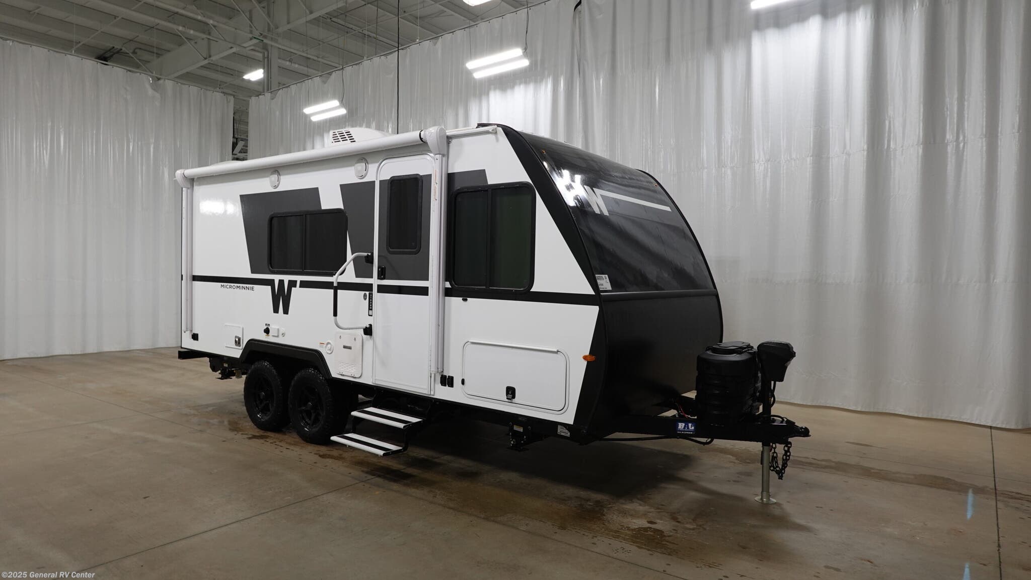 New 2026 Winnebago Micro Minnie 2100BH available in Birch Run, Michigan