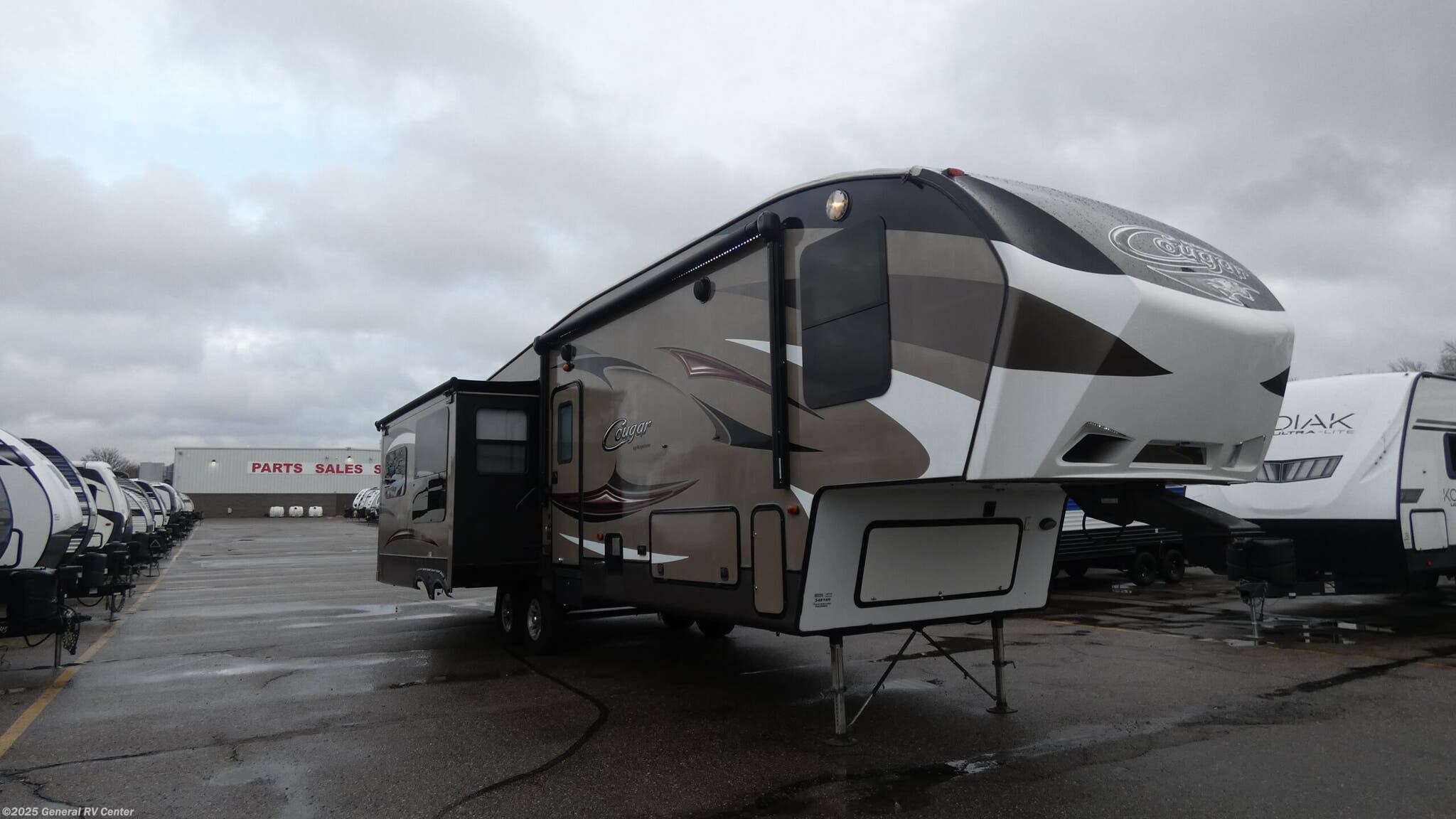 Used 2015 Keystone Cougar 333MKS available in Birch Run, Michigan