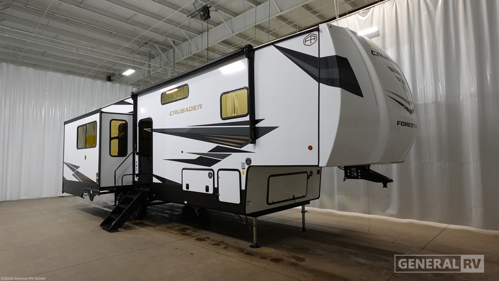 New 2026 Prime Time Crusader KING33 available in Birch Run, Michigan