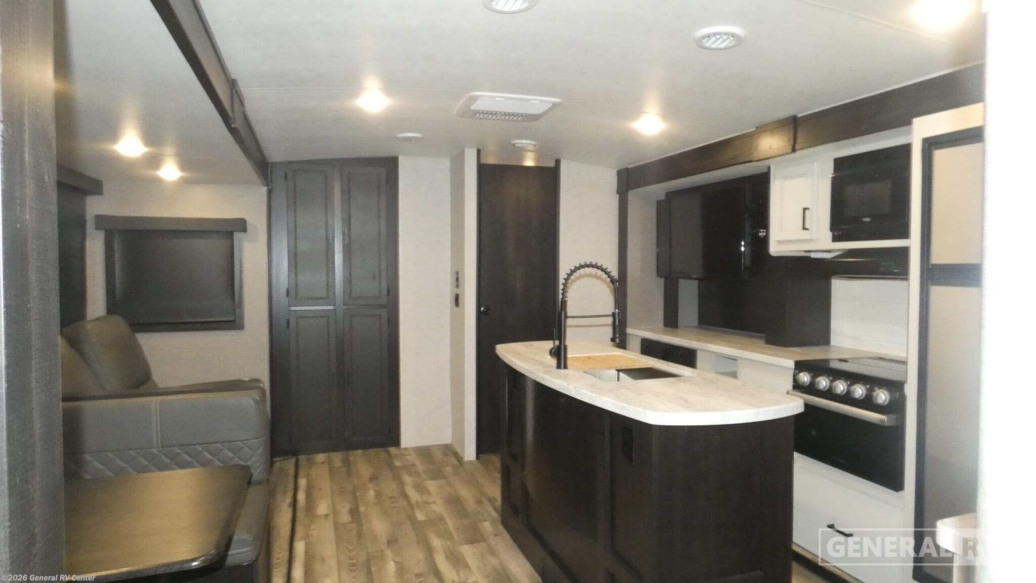 Used 2023 Highland Ridge Open Range Lite 321BHS available in Birch Run, Michigan
