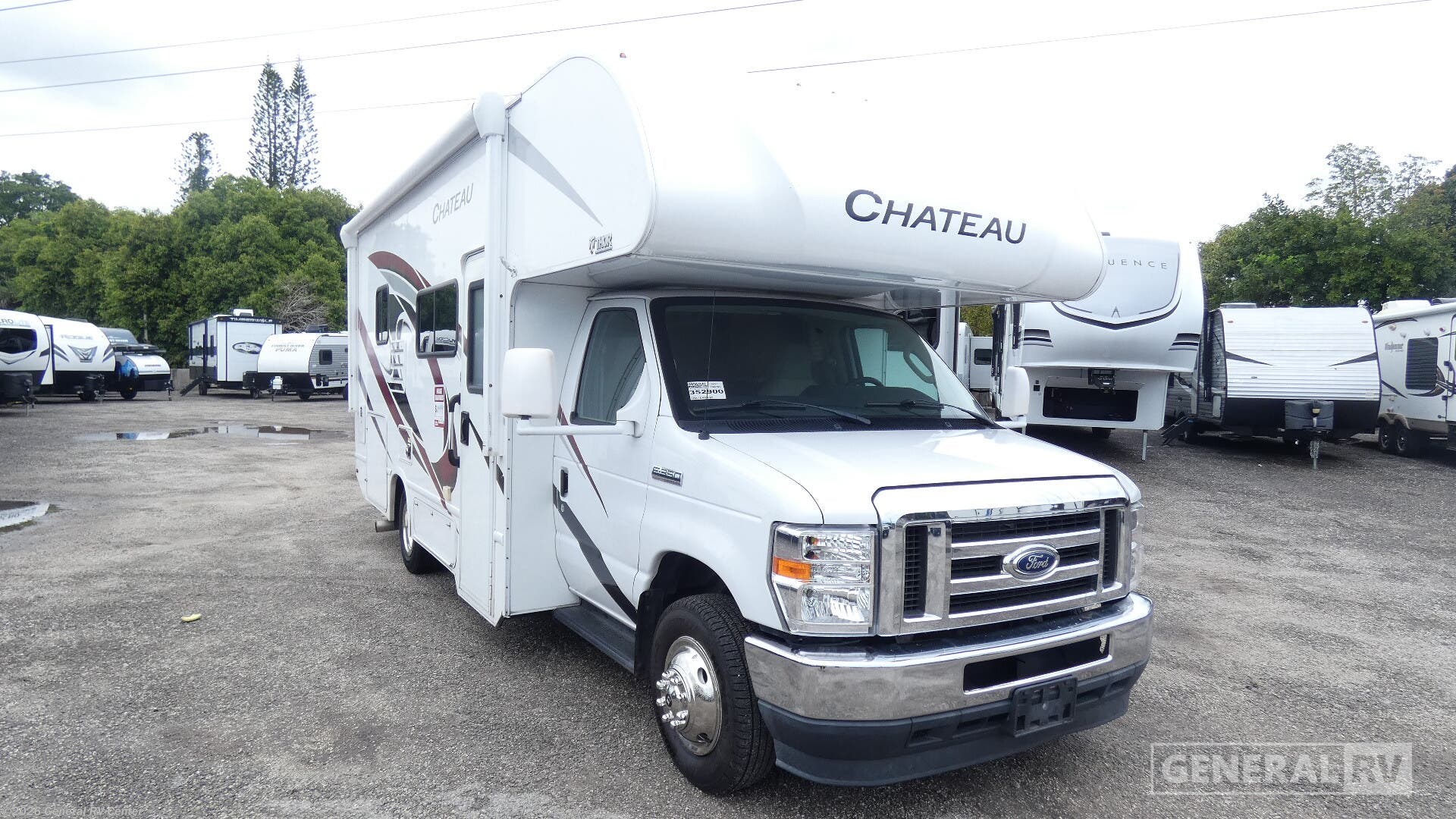 Used 2022 Thor Motor Coach Chateau 25M Ford available in Birch Run, Michigan