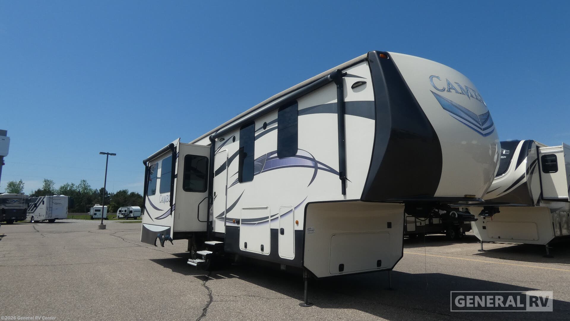 Used 2017 CrossRoads Cameo 33RL available in Birch Run, Michigan