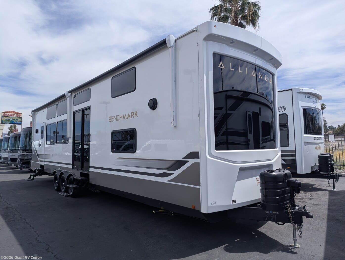 New 2026 Alliance RV Benchmark 44LFT available in Colton, California