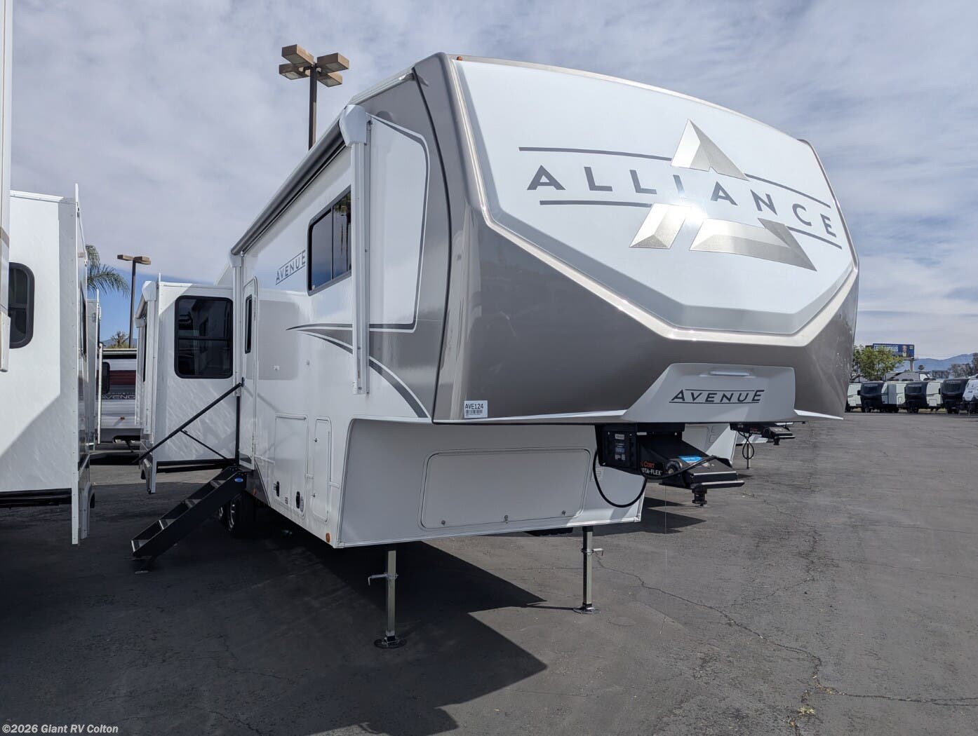 New 2026 Alliance RV Avenue 32RLS available in Colton, California