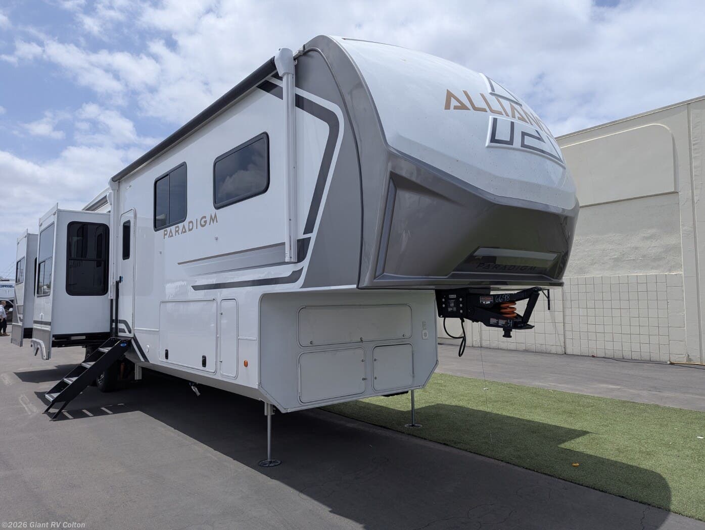 New 2025 Alliance RV Paradigm 375RD available in Colton, California