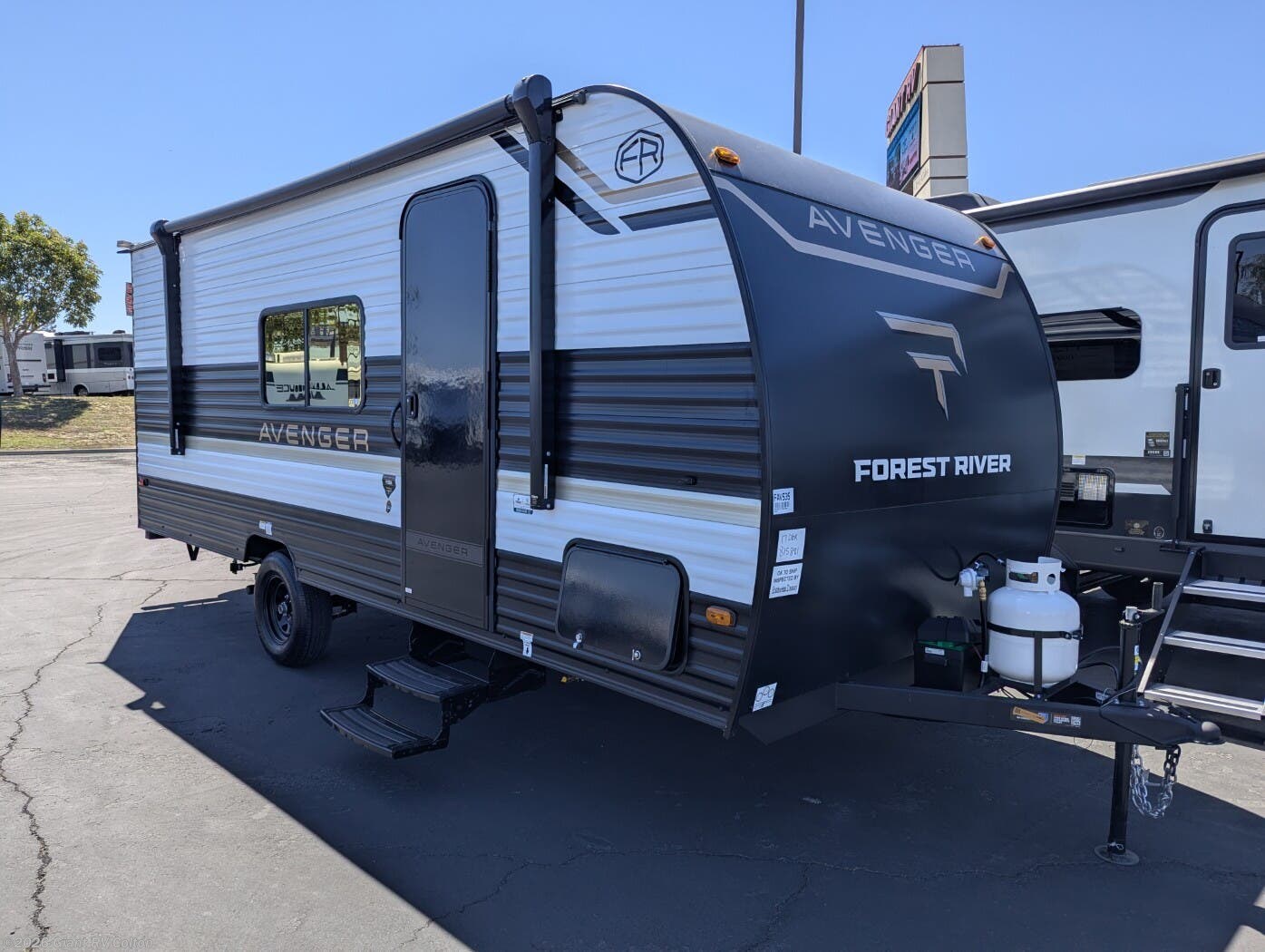 New 2026 Prime Time Avenger 17DBX available in Colton, California