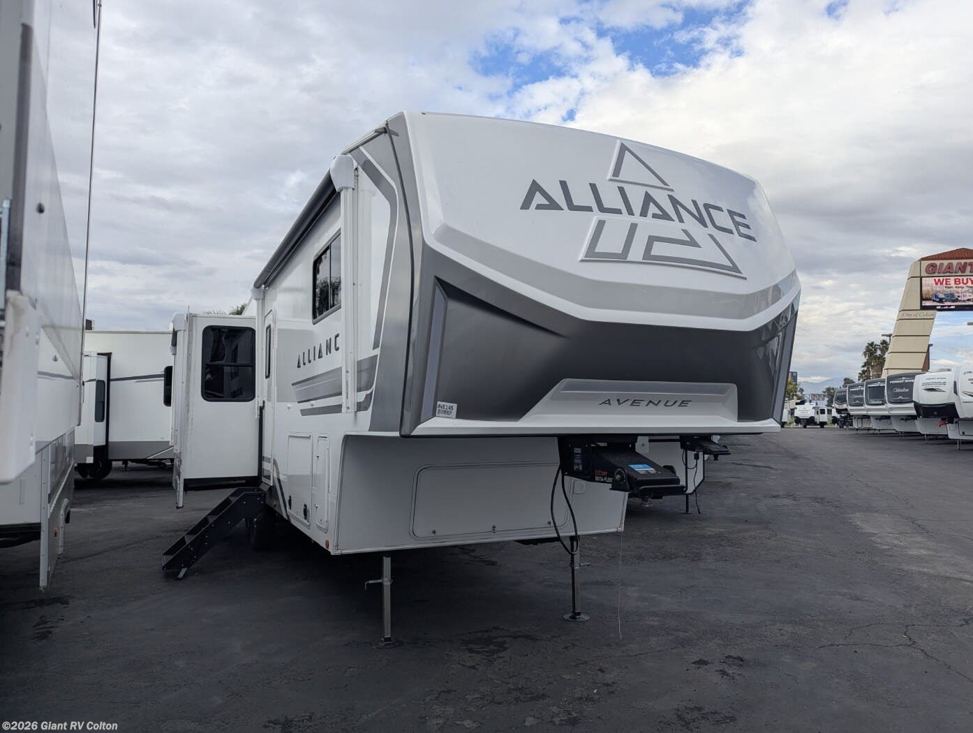 New 2027 Alliance RV Avenue 32RLS available in Colton, California