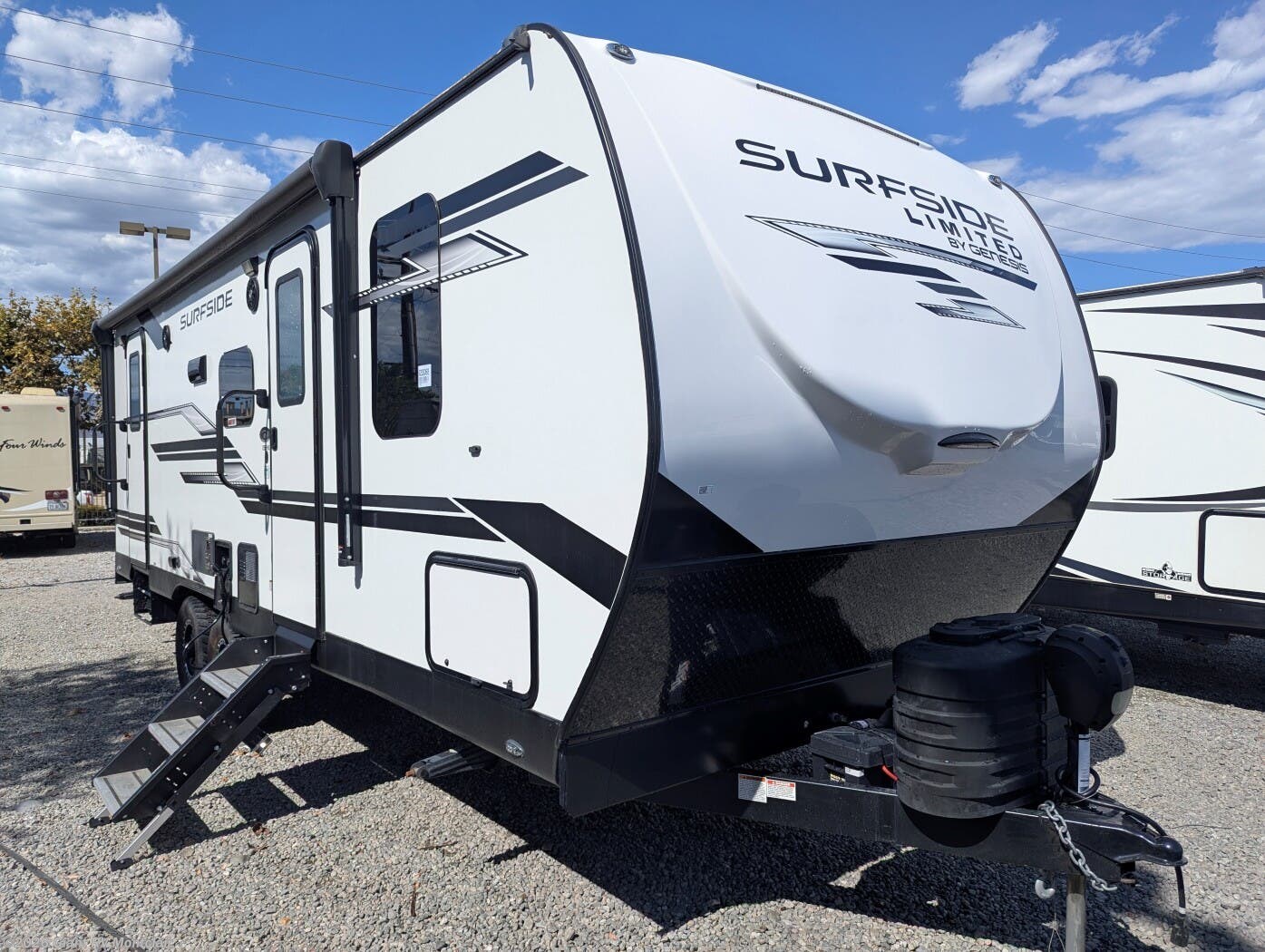 Used 2024 Genesis Supreme Surfside Limited 25BHS available in Montclair, California