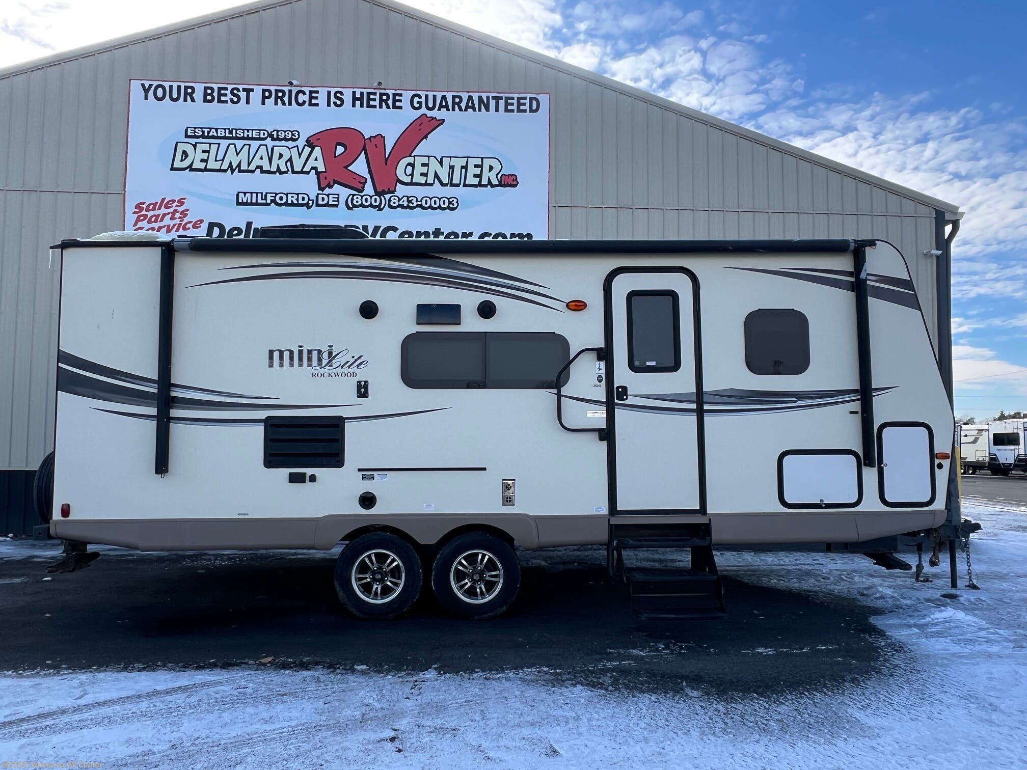 Used 2015 Forest River Rockwood Mini Lite 2504S available in Milford, Delaware