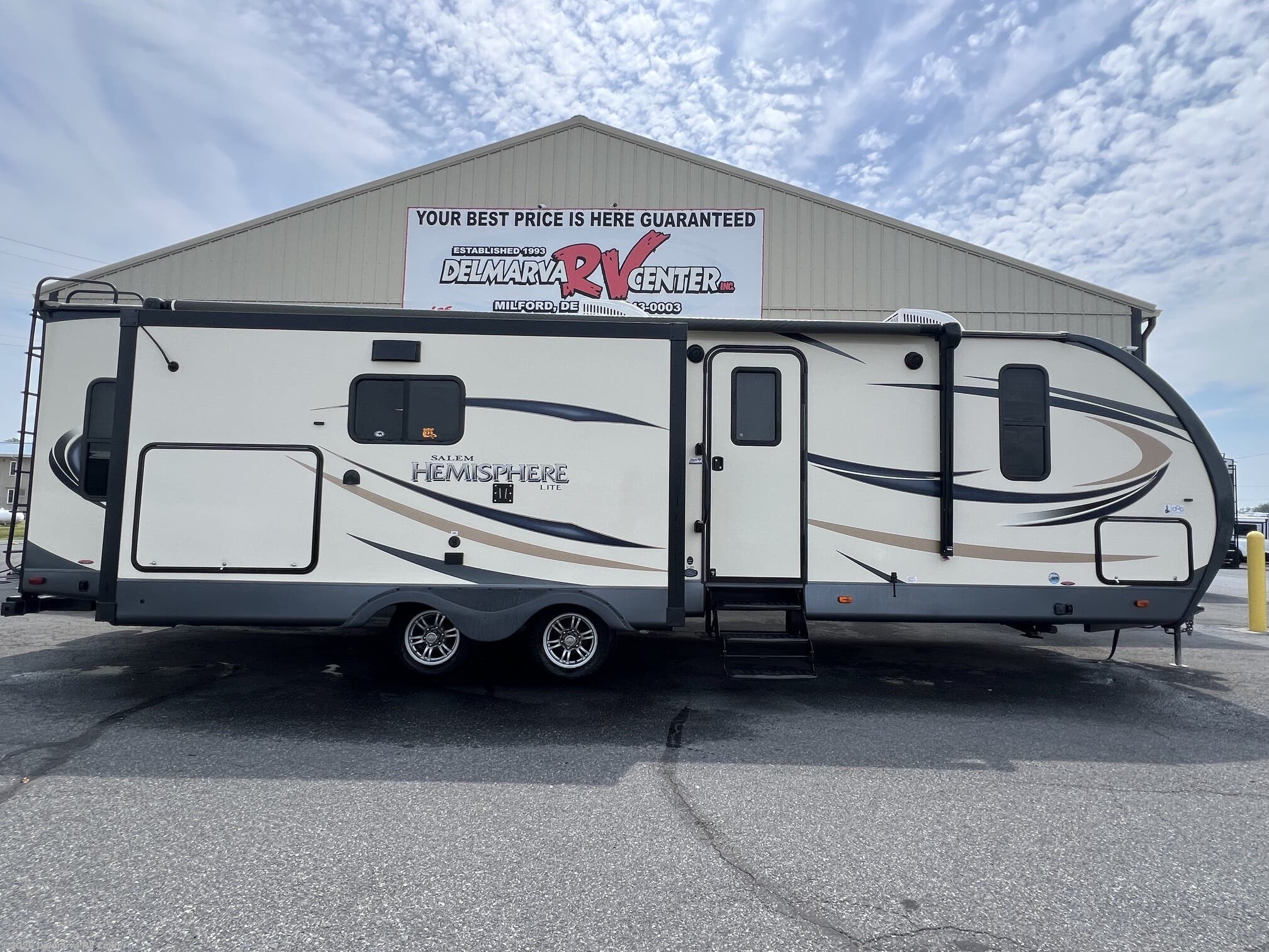 Used 2017 Forest River Salem Hemisphere Lite 272RL available in Milford, Delaware