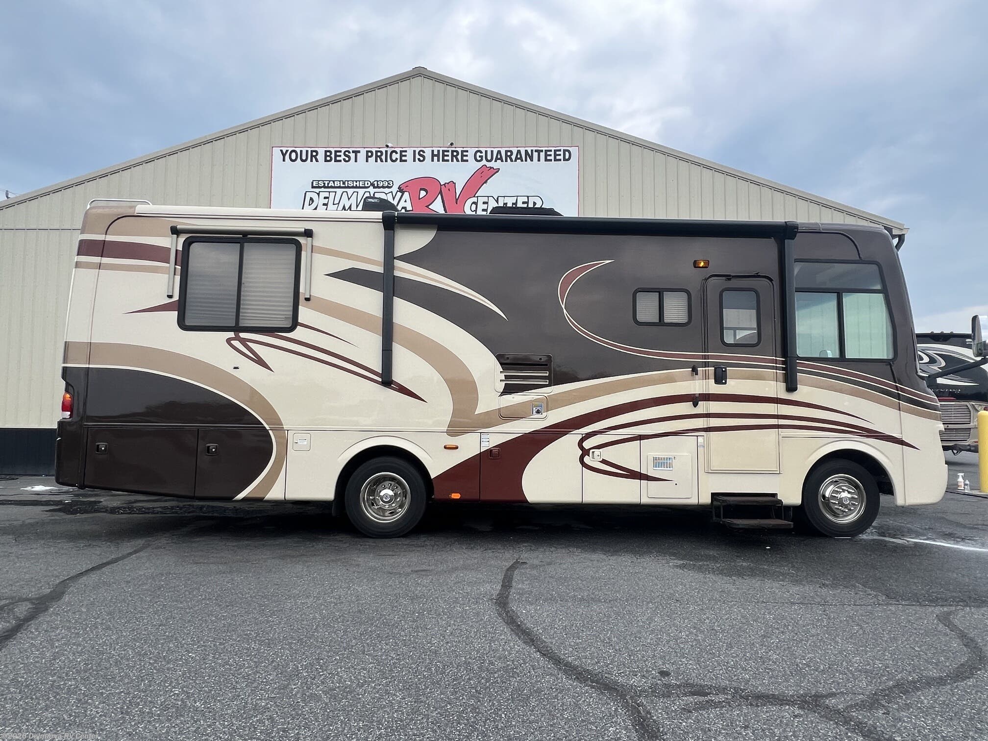 Used 2009 Safari Simba 30SFS available in Milford, Delaware