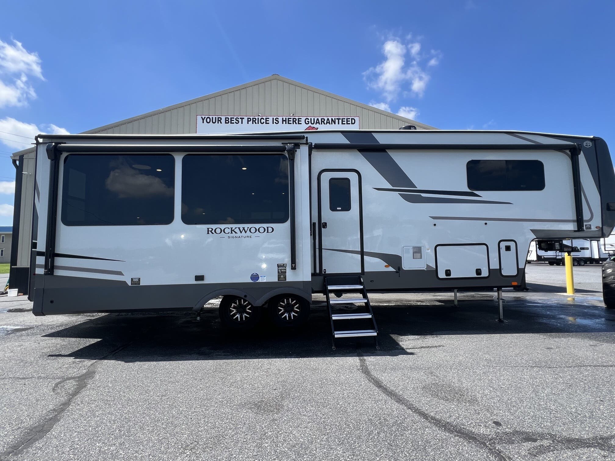 New 2027 Forest River Rockwood Signature R371RK available in Milford, Delaware