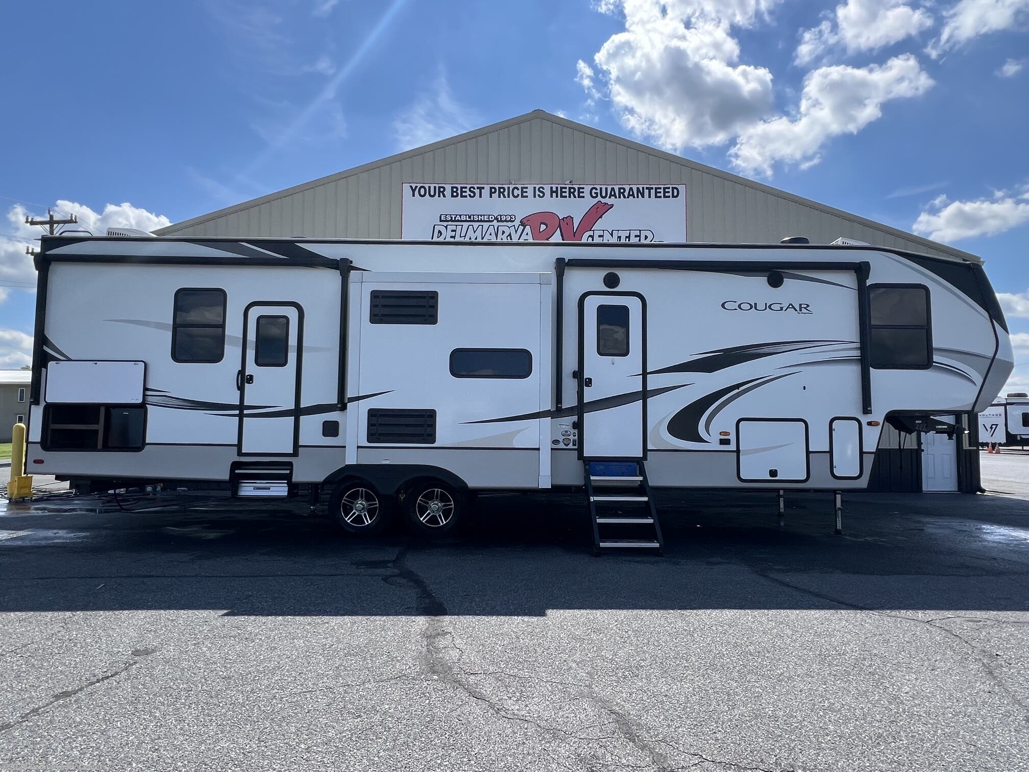 Used 2021 Keystone Cougar 364BHL available in Milford, Delaware