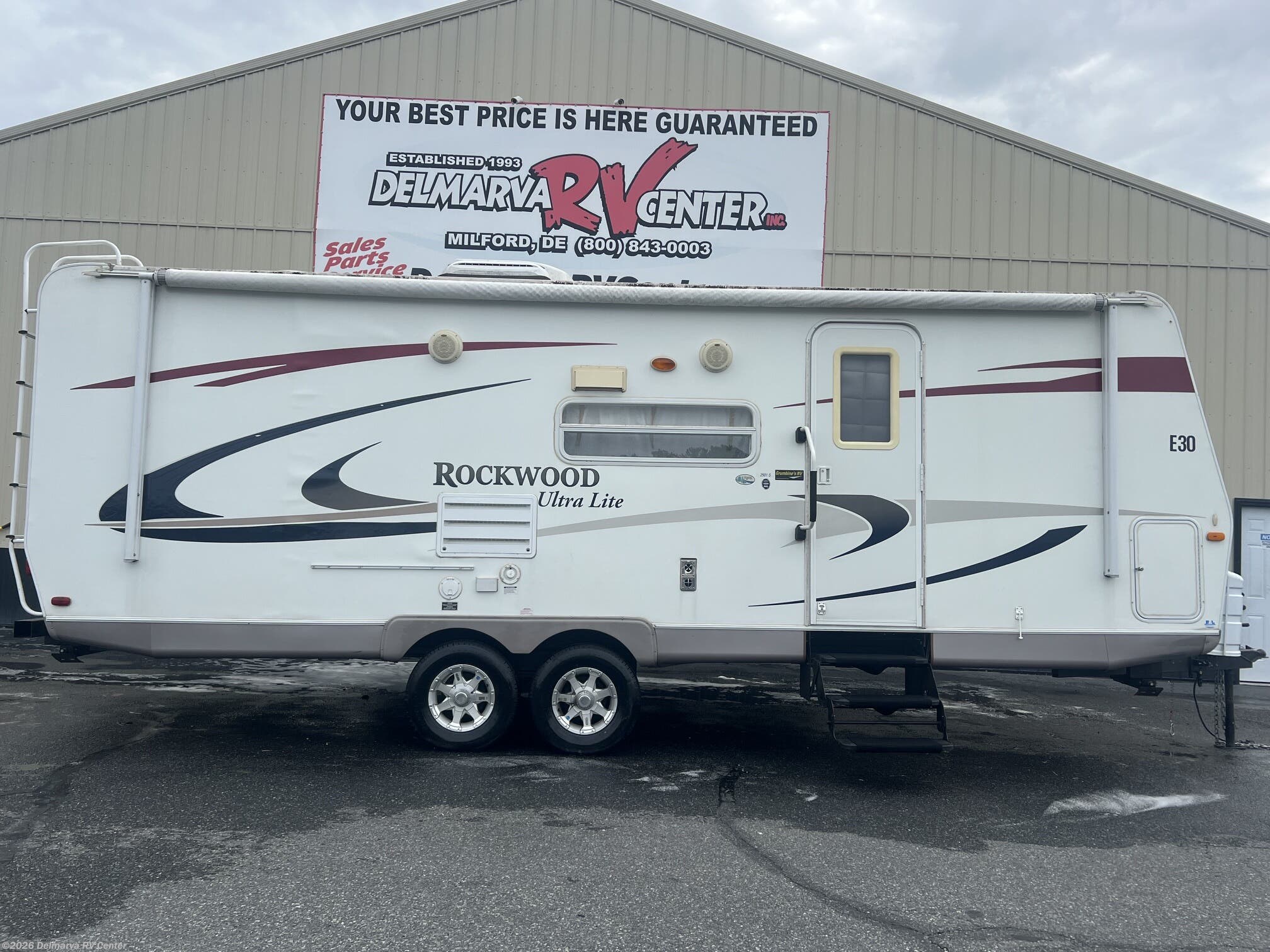 Used 2009 Forest River Rockwood Ultra Lite 2501S available in Milford, Delaware